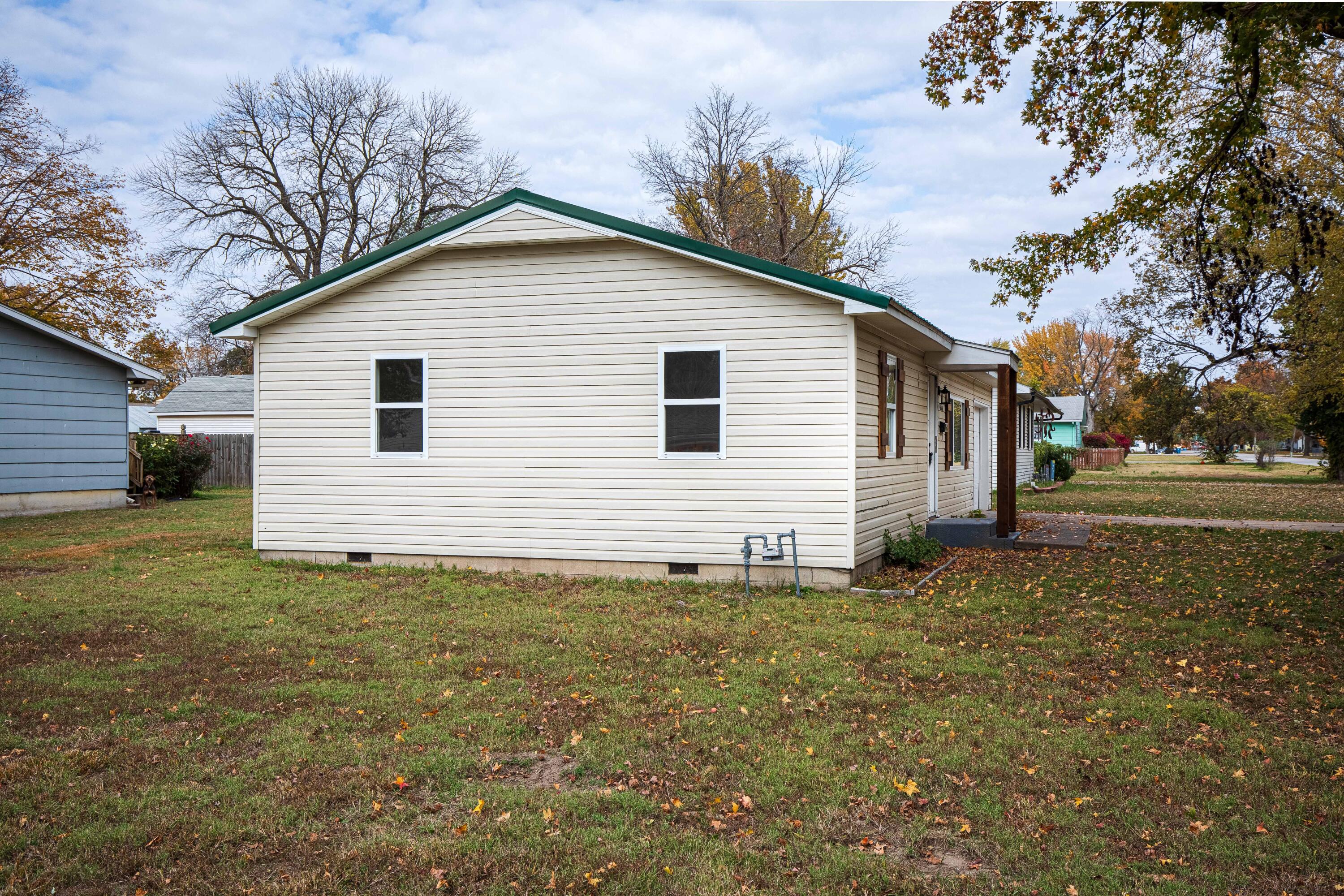 Photo 7 - Residential for sale – 1507  Cherry Street  Lamar, MO