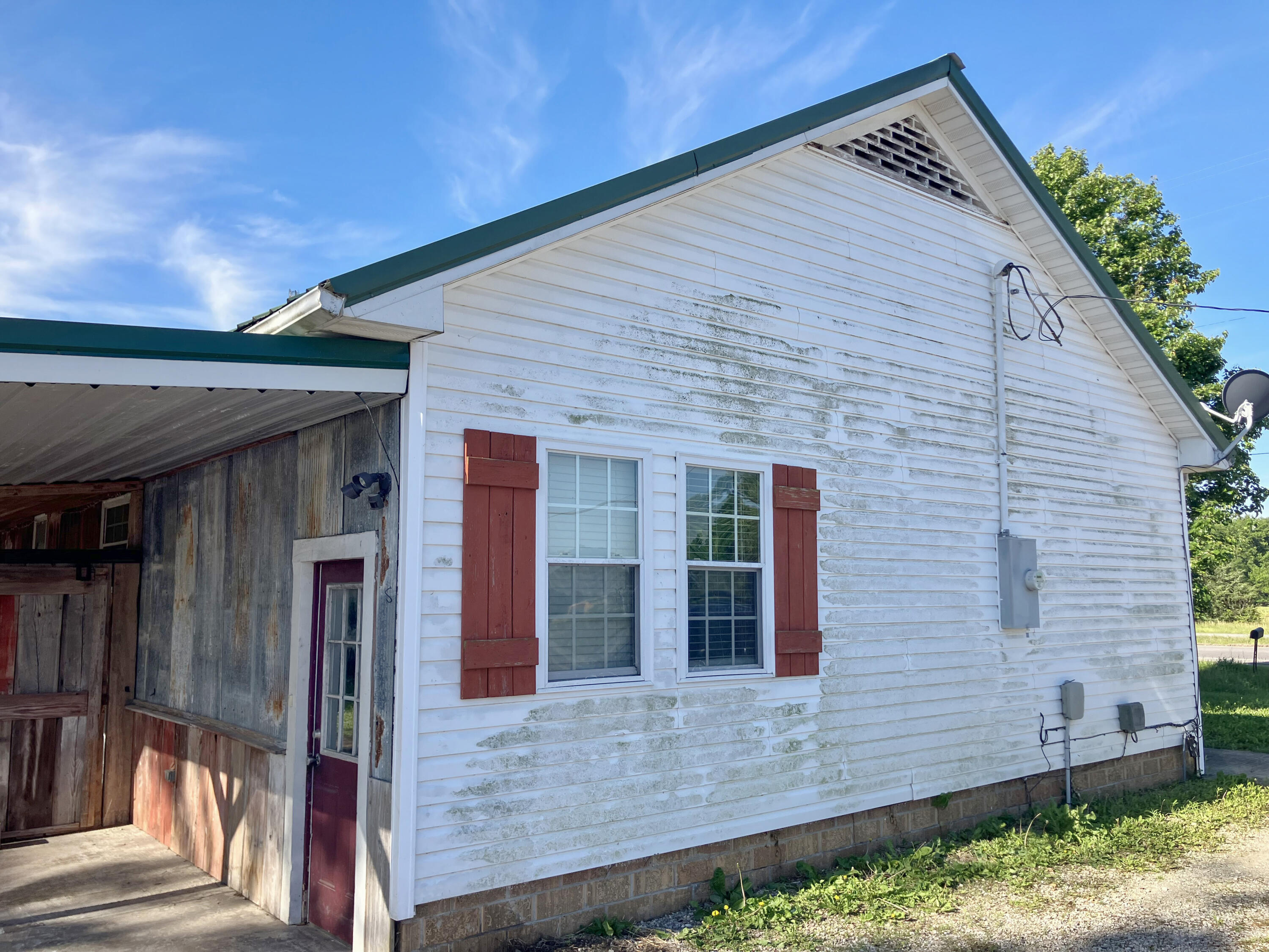 Photo 4 - Residential for sale – 1060  U.S. 69   Frontenac, KS