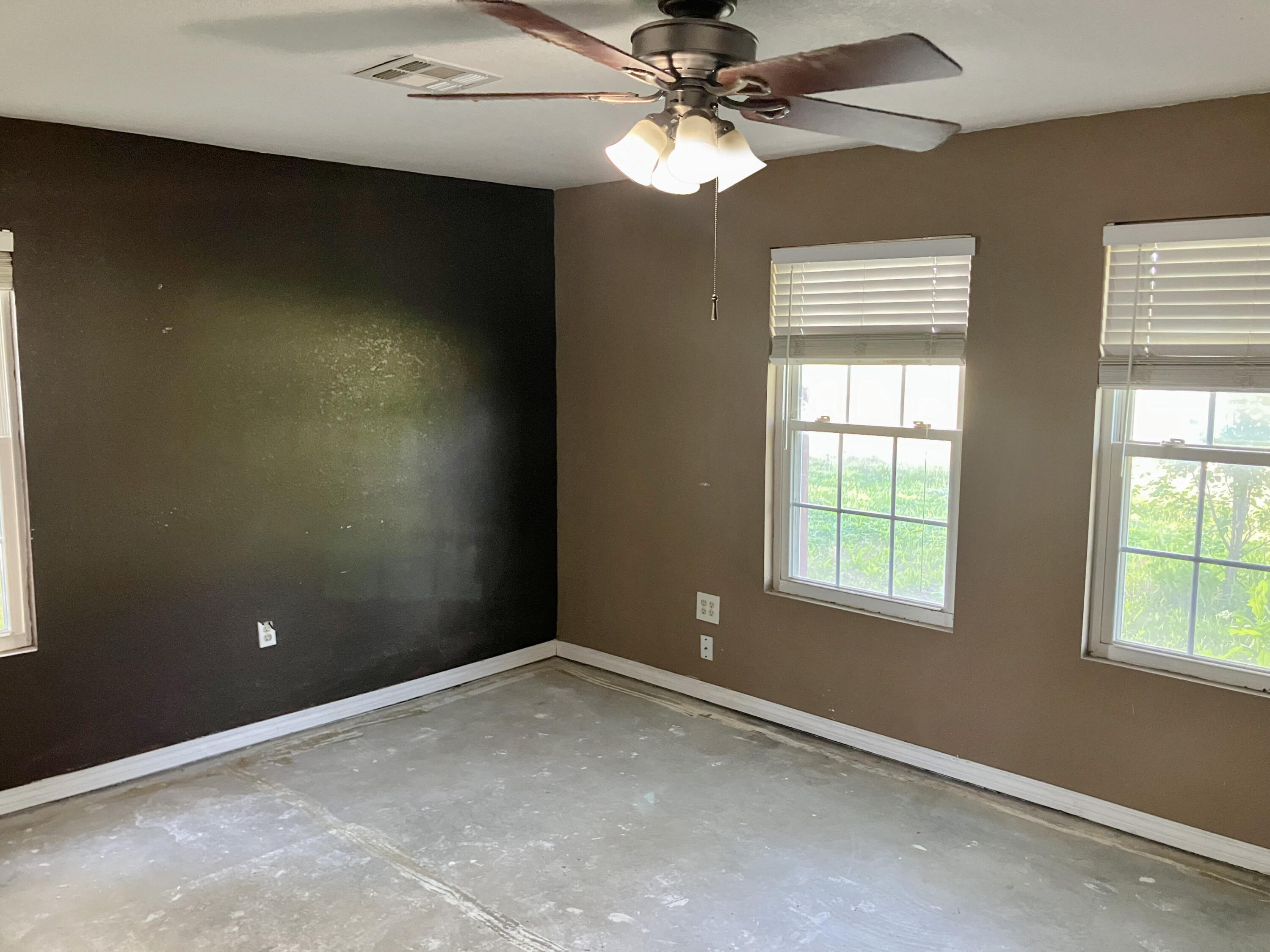 Photo 14 - Residential for sale – 1060  U.S. 69   Frontenac, KS