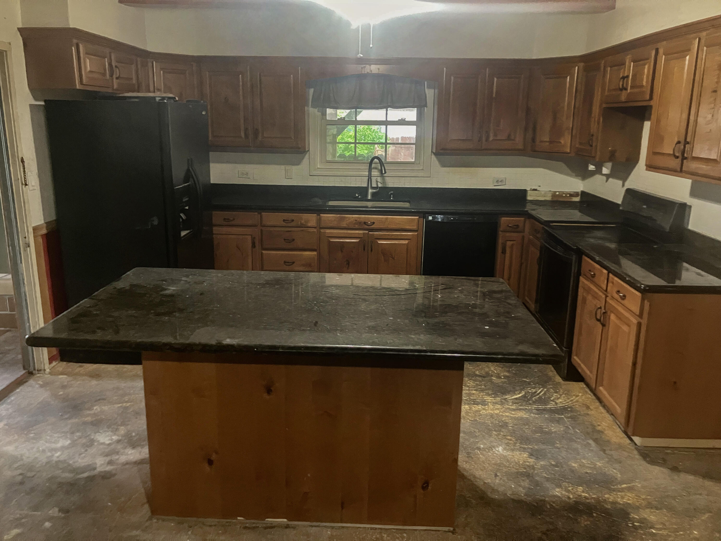 Photo 9 - Residential for sale – 1060  U.S. 69   Frontenac, KS