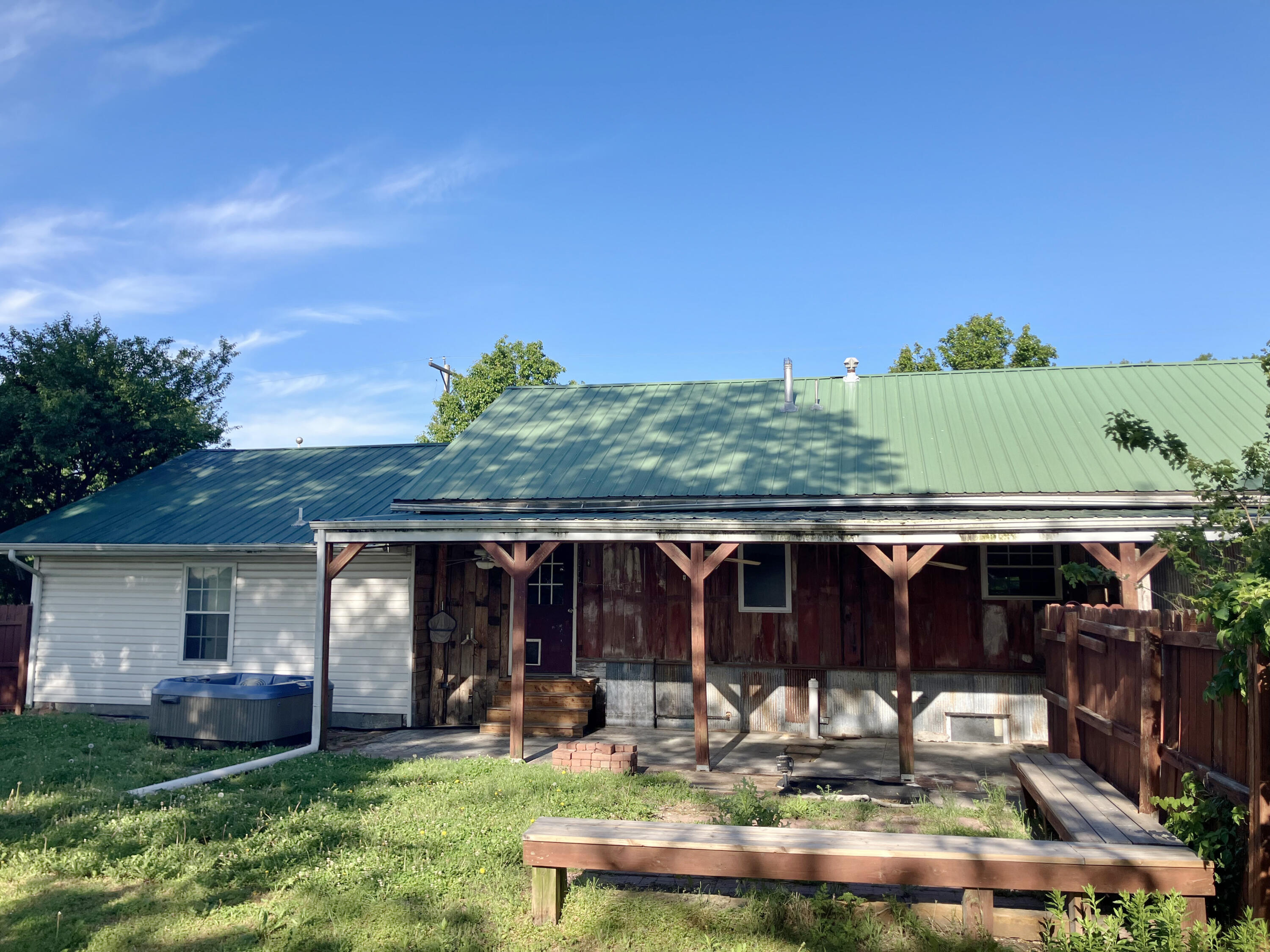 Photo 3 - Residential for sale – 1060  U.S. 69   Frontenac, KS