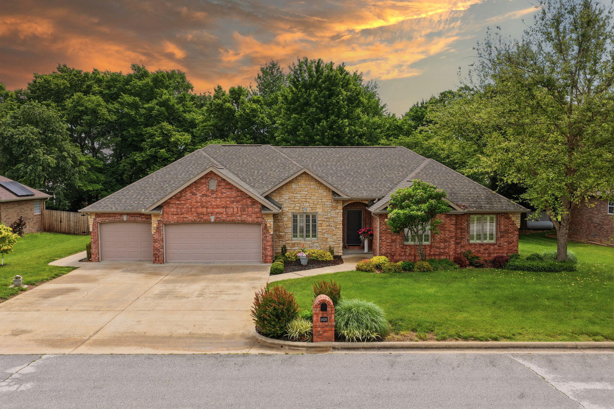 Photo 2 - Residential for sale – 1420 S Charles Place  Bolivar, MO