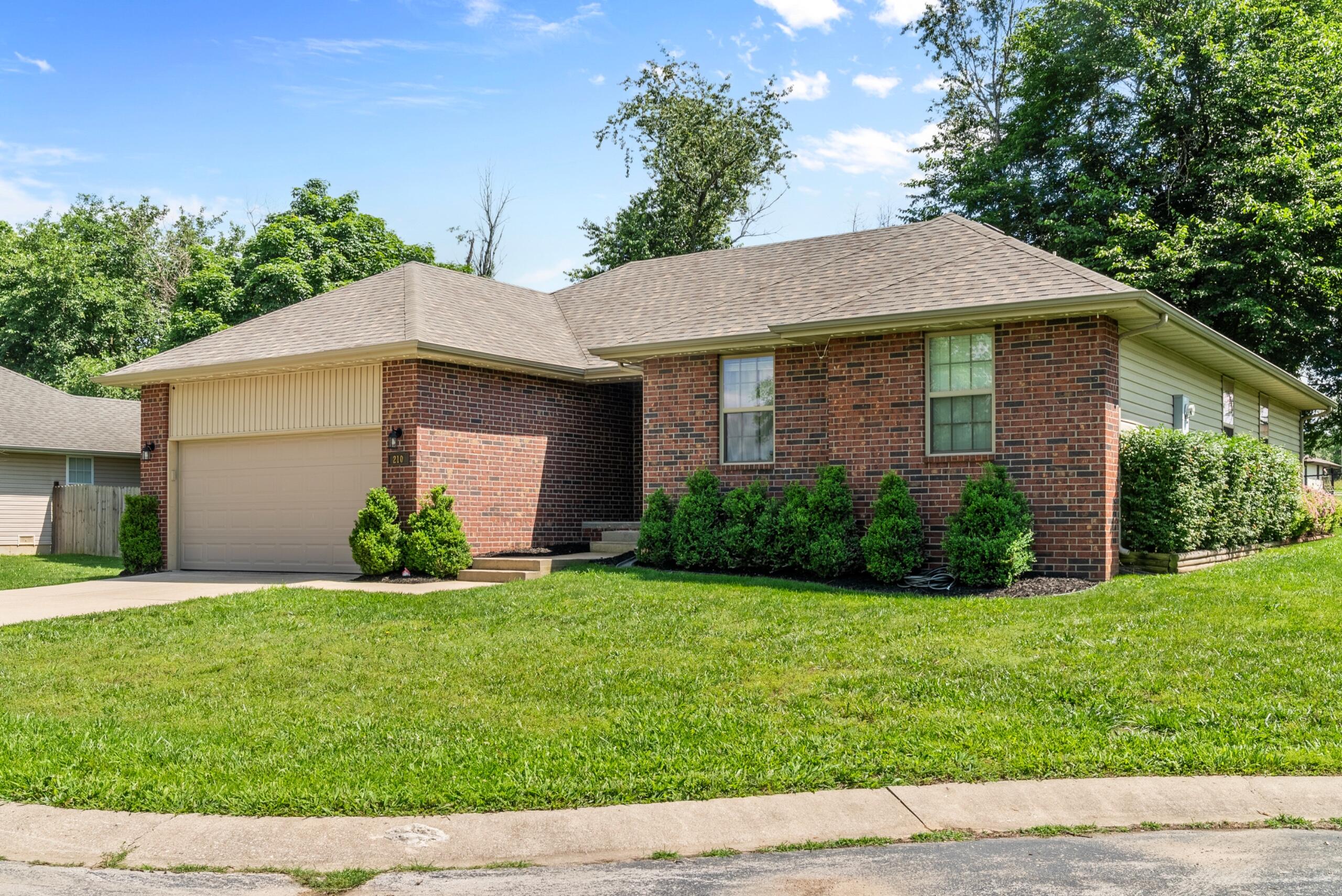 Photo 6 - Residential for sale – 210  Dogwood Street  Sparta, MO