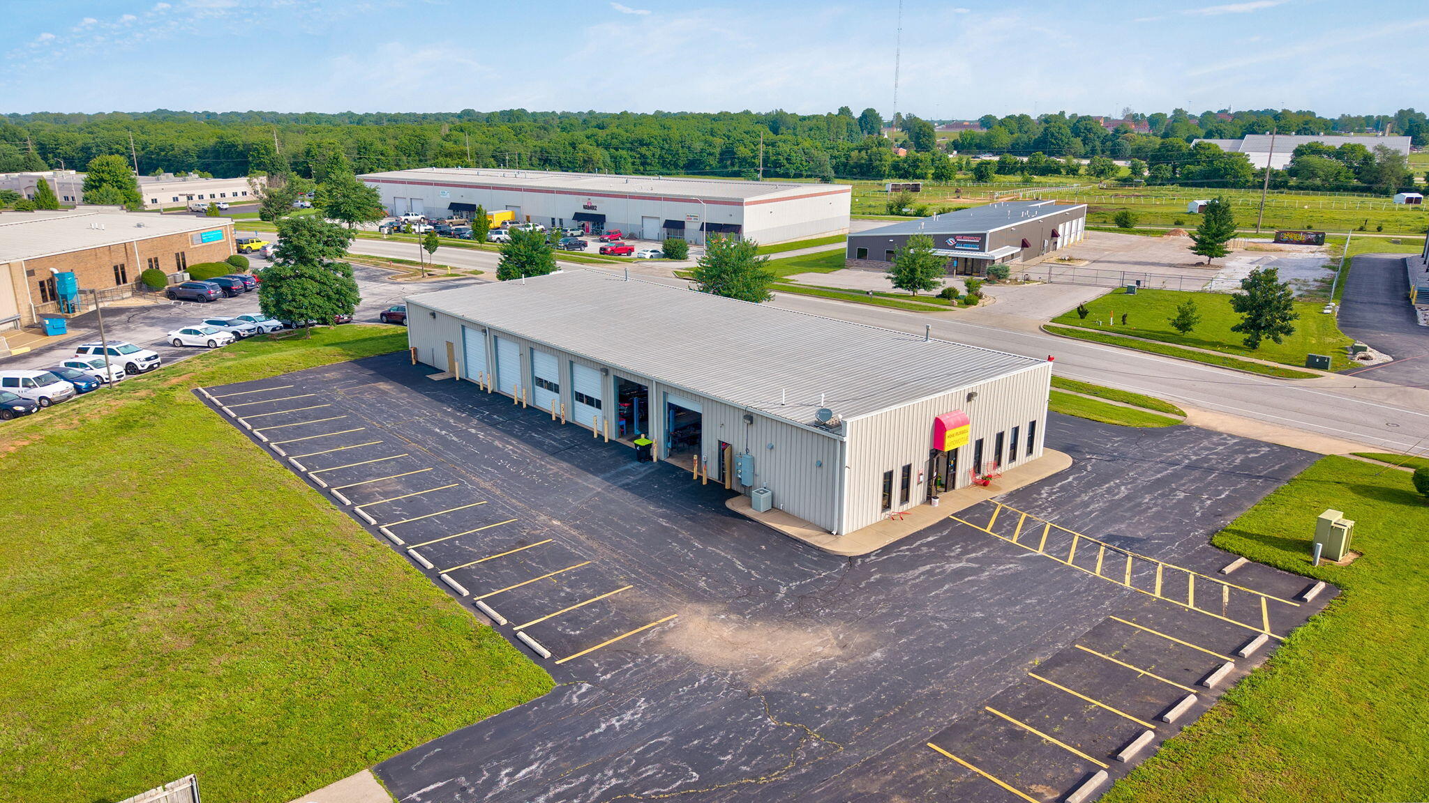 Photo 4 - Commercial Sale for sale – 2140 W Sunset Street  Springfield, MO
