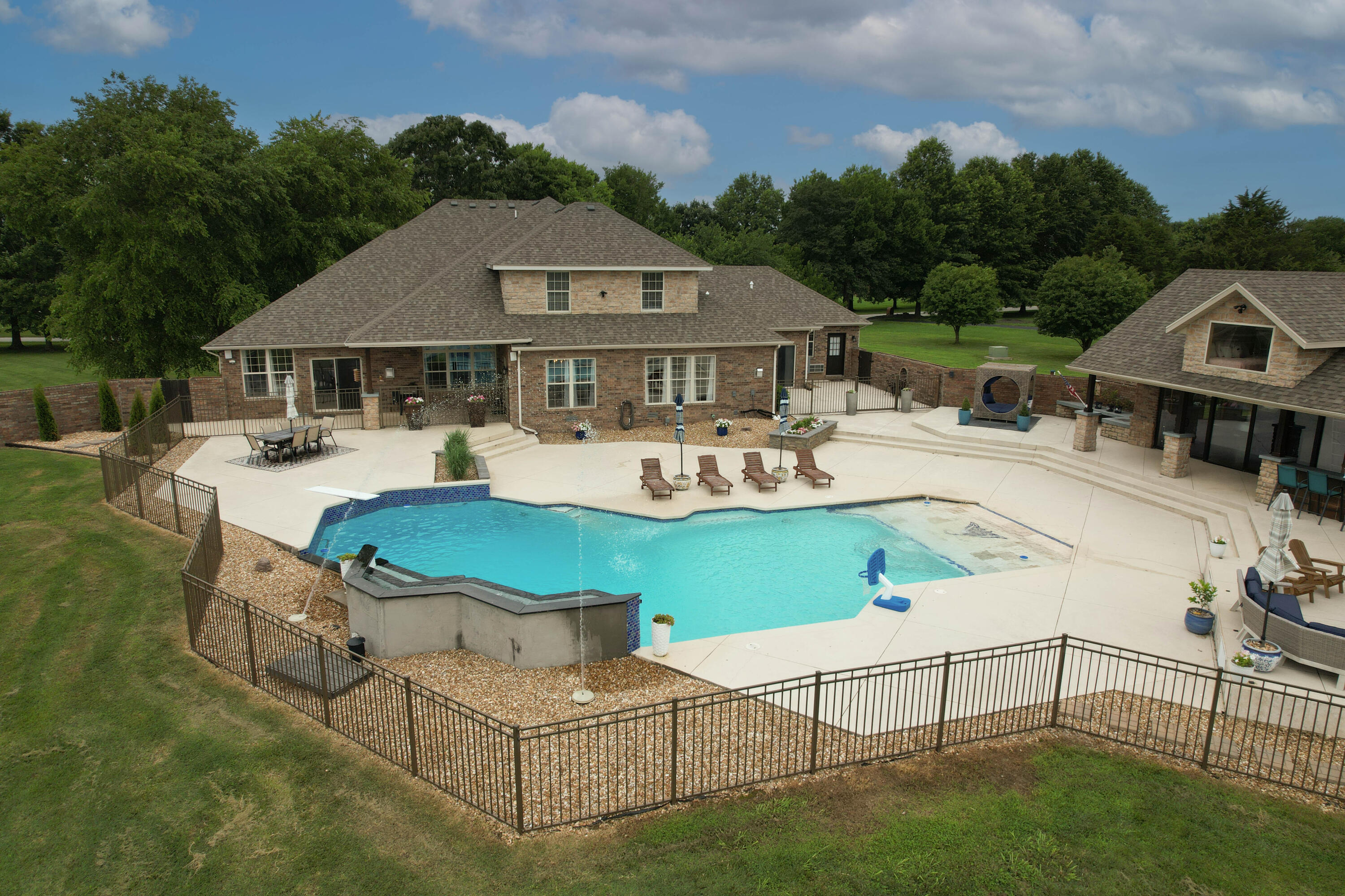 Photo 74 - Residential for sale – 1106 N Pebble Creek Drive  Nixa, MO