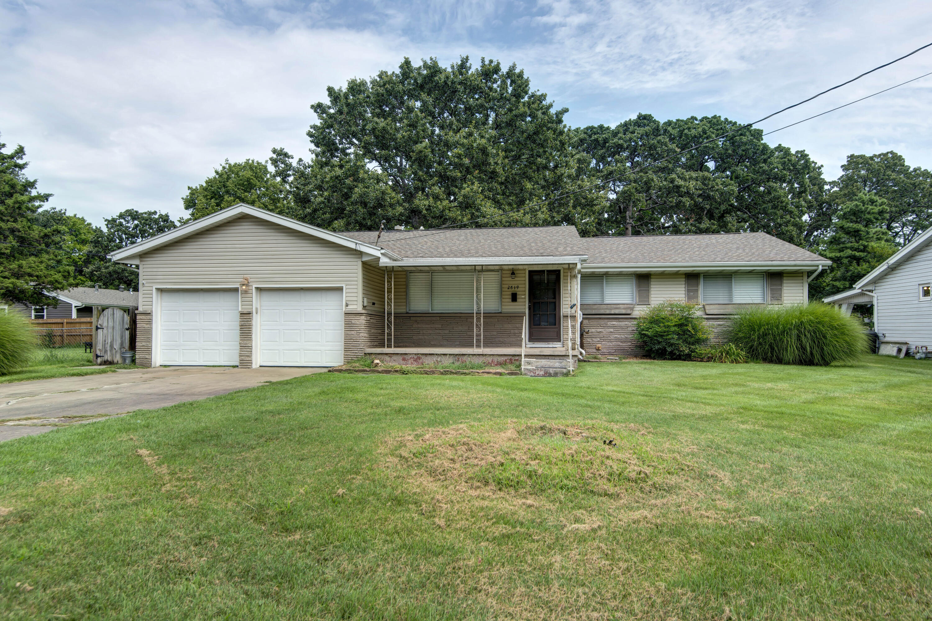 Photo 2 - Residential for sale – 2619 E Stanford Street  Springfield, MO