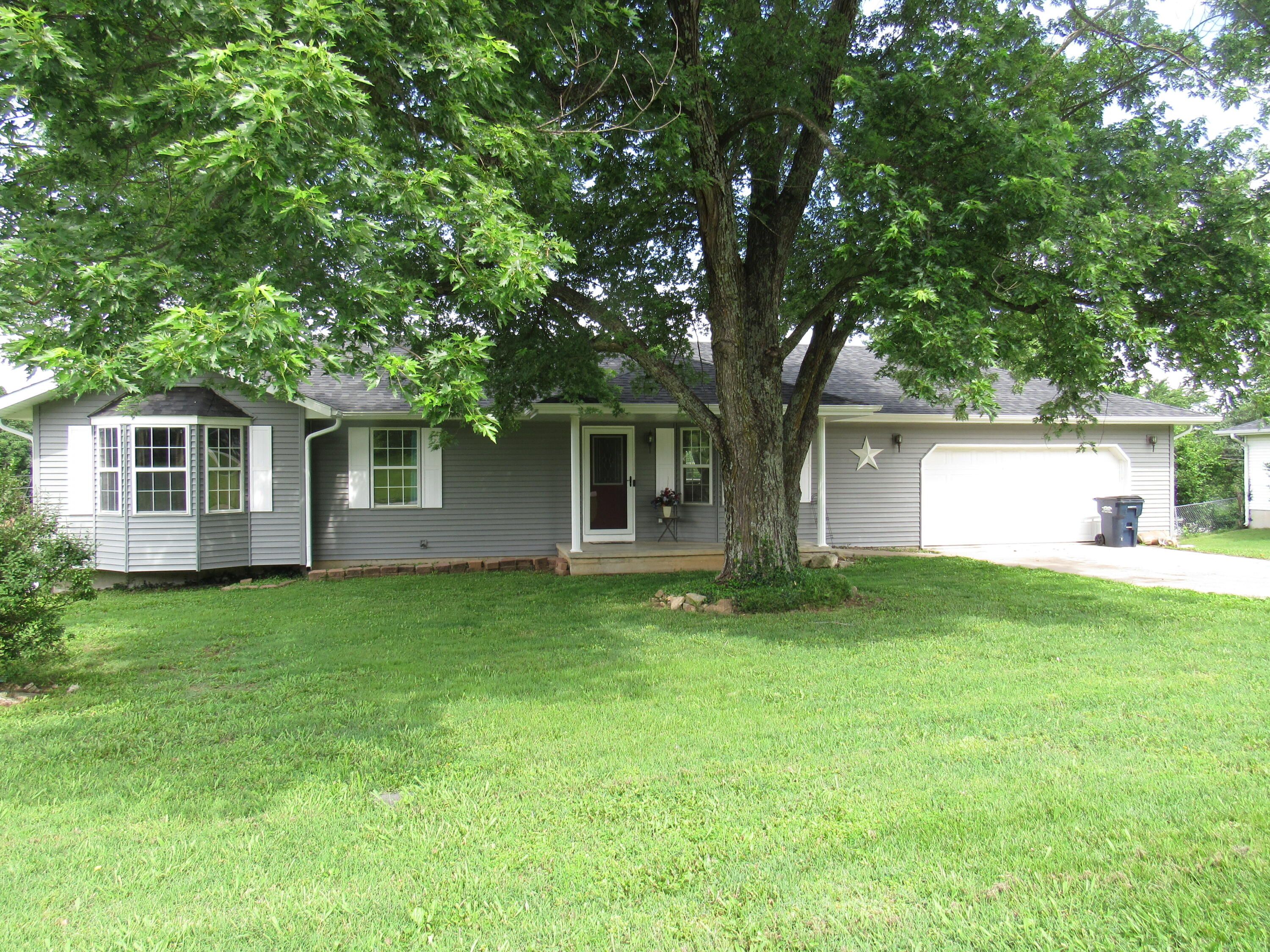 Photo 5 - Residential for sale – 547 N Dill Street  Marshfield, MO