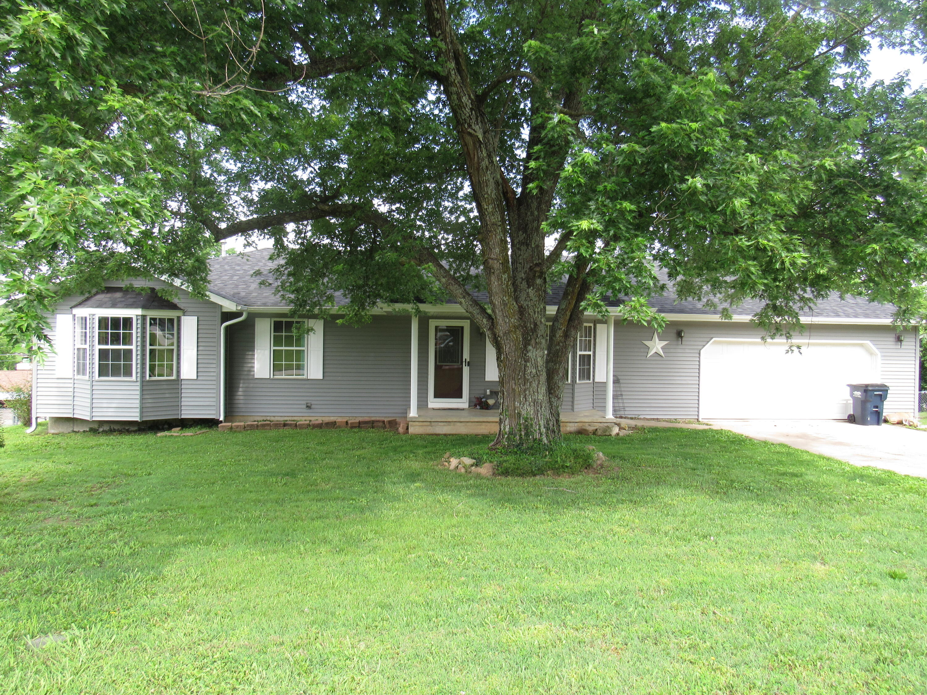 Photo 3 - Residential for sale – 547 N Dill Street  Marshfield, MO
