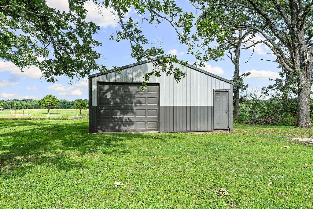 Photo 5 - Residential for sale – 19150  Hereford Road  Neosho, MO