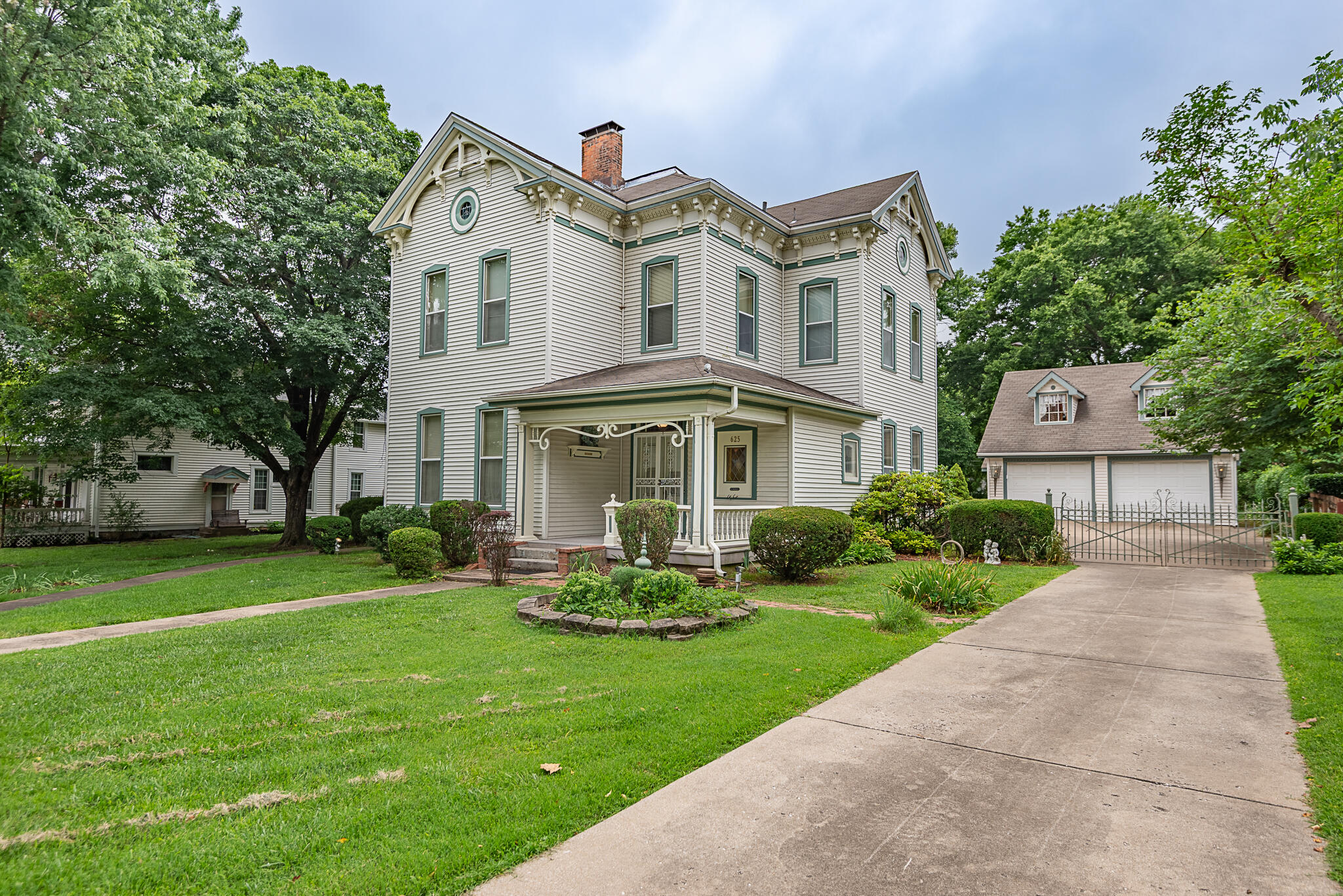 Photo 3 - Residential for sale – 625  South Avenue  Springfield, MO