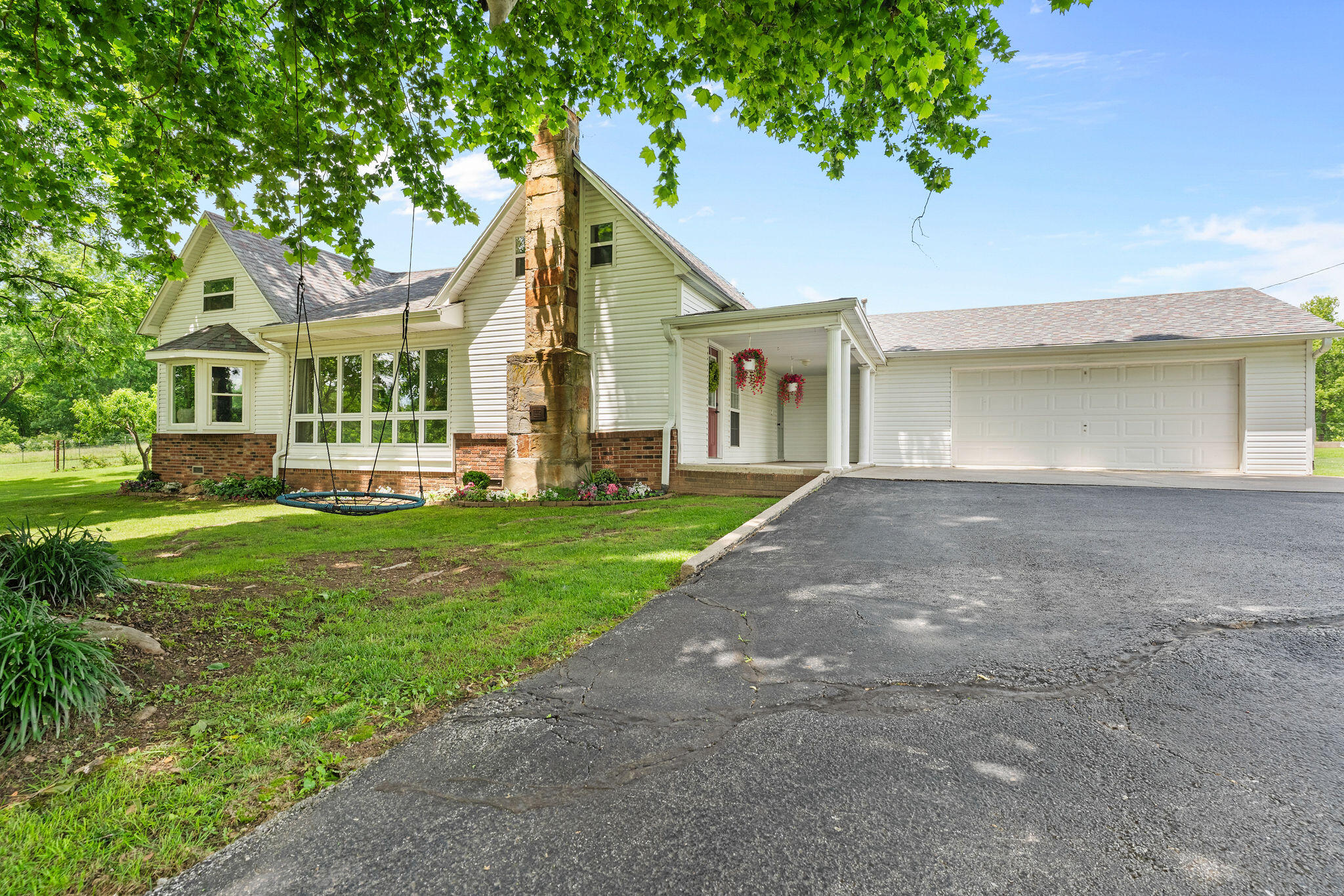 Photo 4 - Residential for sale – 12697 W Farm Road 120   Bois D Arc, MO