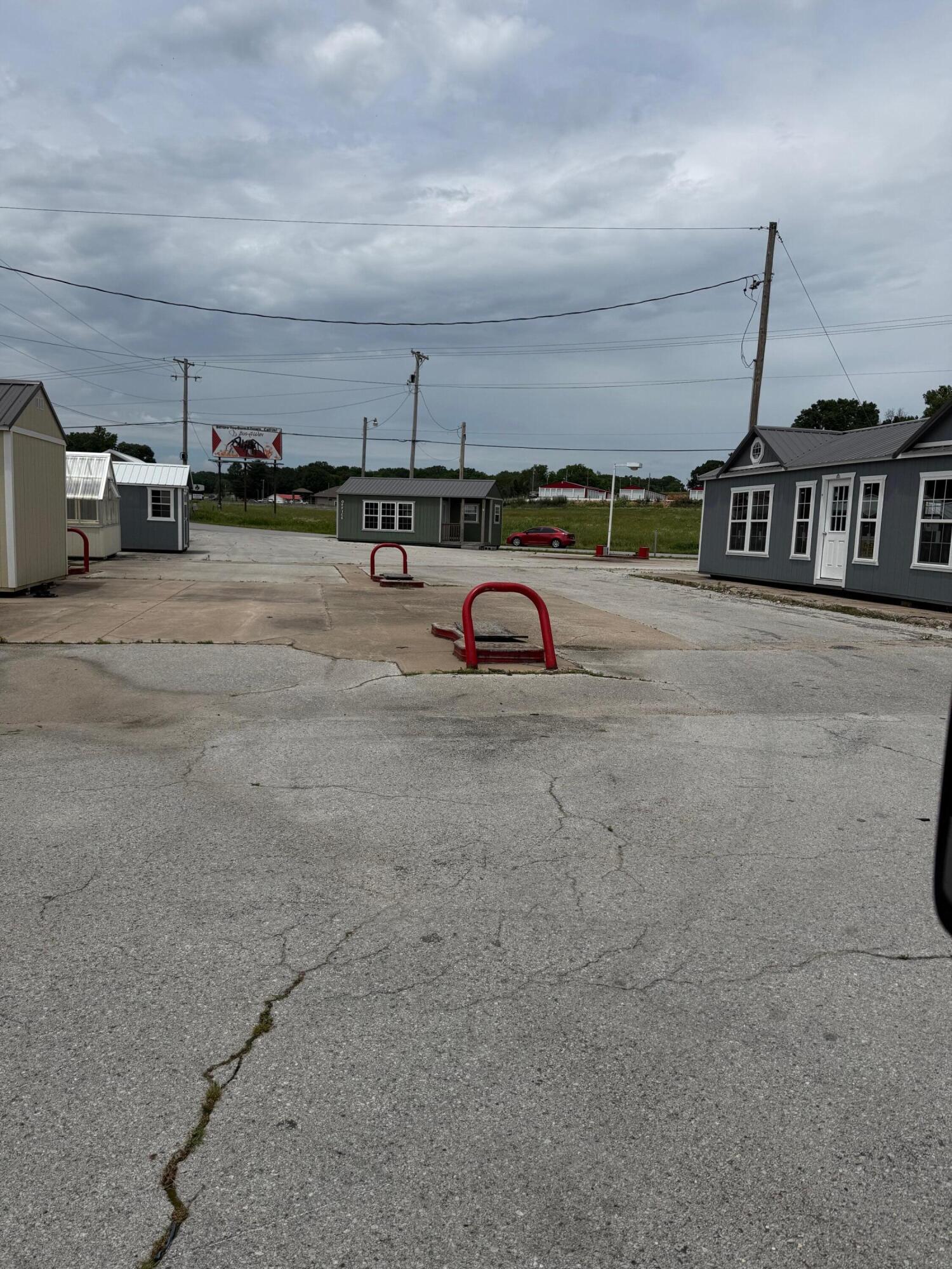 Photo 2 - Commercial Sale for sale – 529 N Business U. S. Highway 71   Neosho, MO