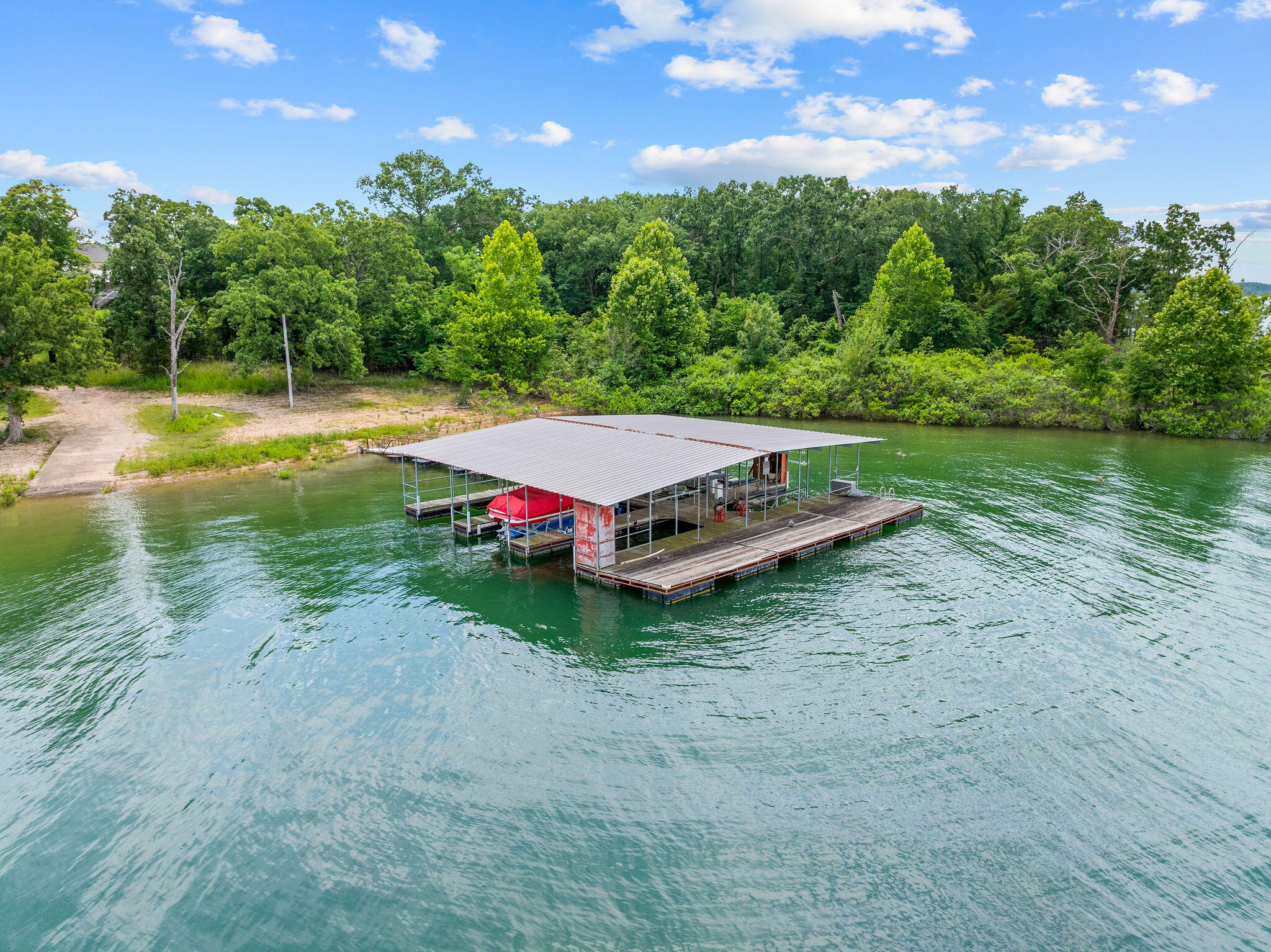 Photo 2 - Residential for sale – 500  Timberlane Point Road  Branson, MO