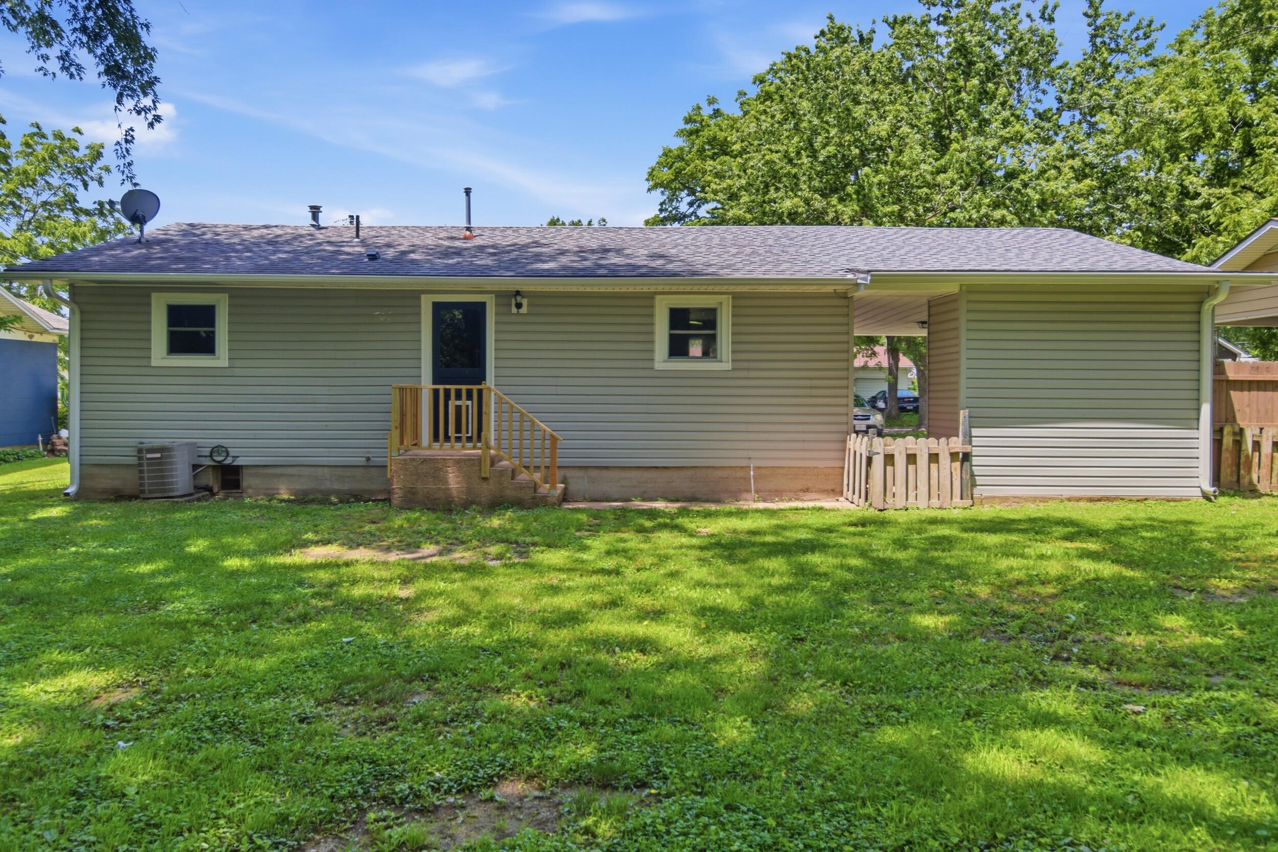 Photo 6 - Residential for sale – 608 S High Street  Mountain Grove, MO