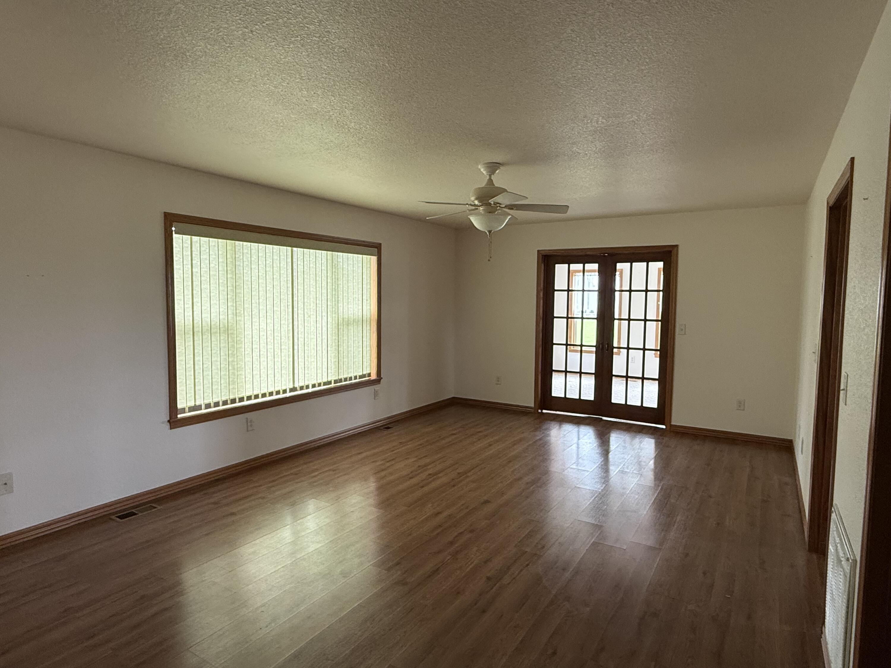 Photo 4 - Residential for sale – 26001  Highway Ee   Stark City, MO