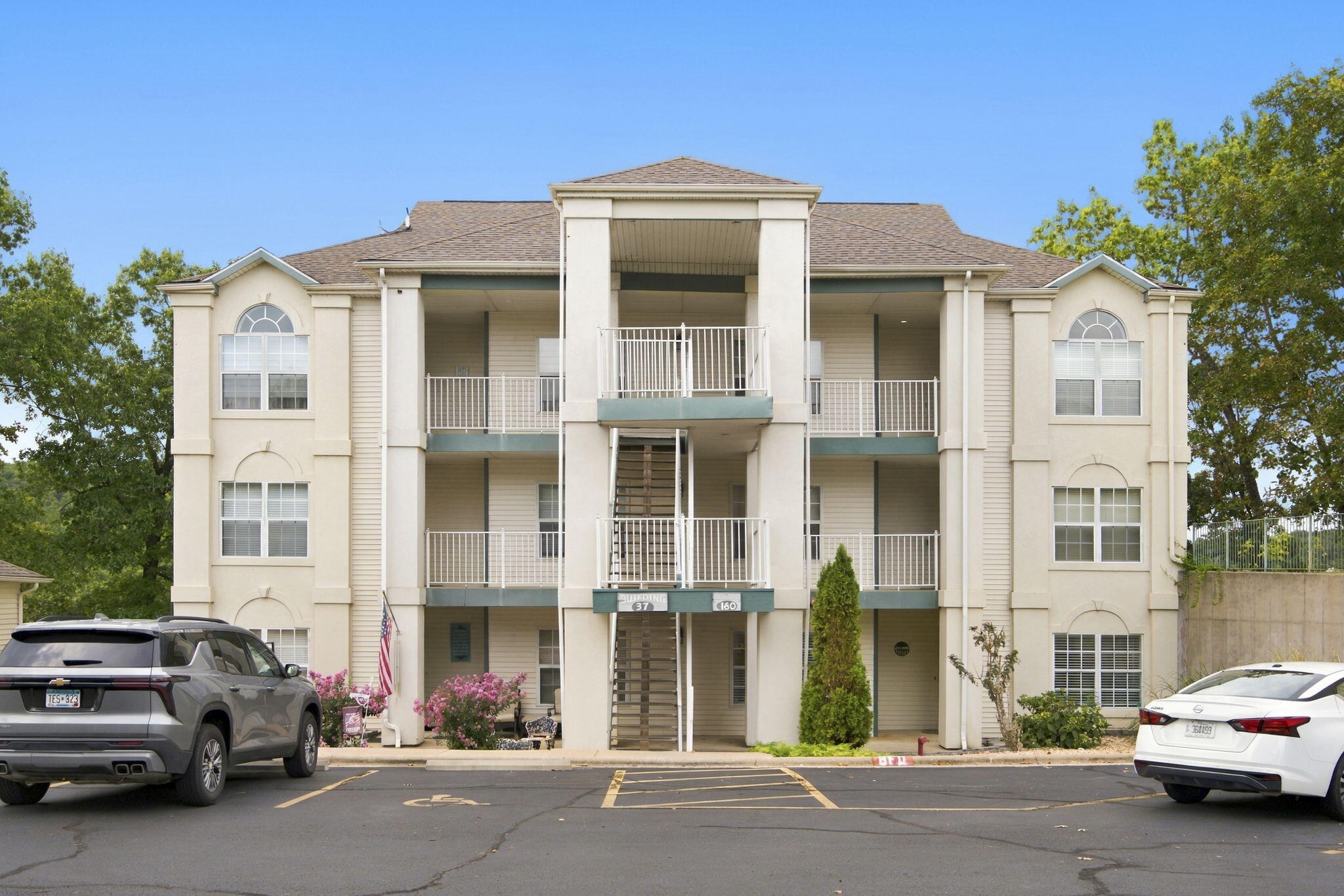 Photo 2 - Residential for sale – 160  The Bluffs   Branson, MO