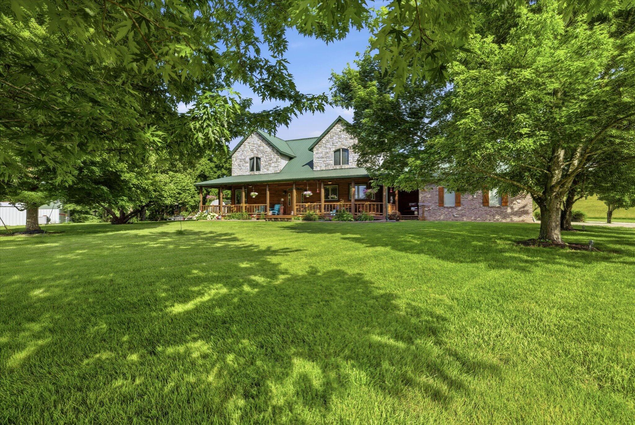 Farm for sale – 1545 Sandhill Lane Fordland, MO
