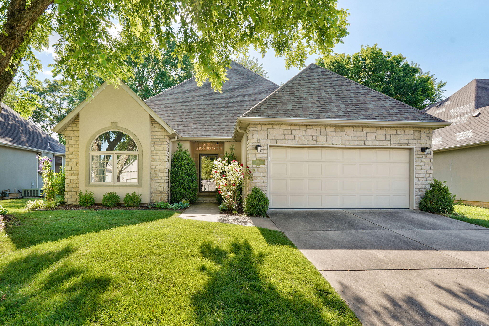 Photo 3 - Residential for sale – 1113 S Carriage Avenue  Springfield, MO