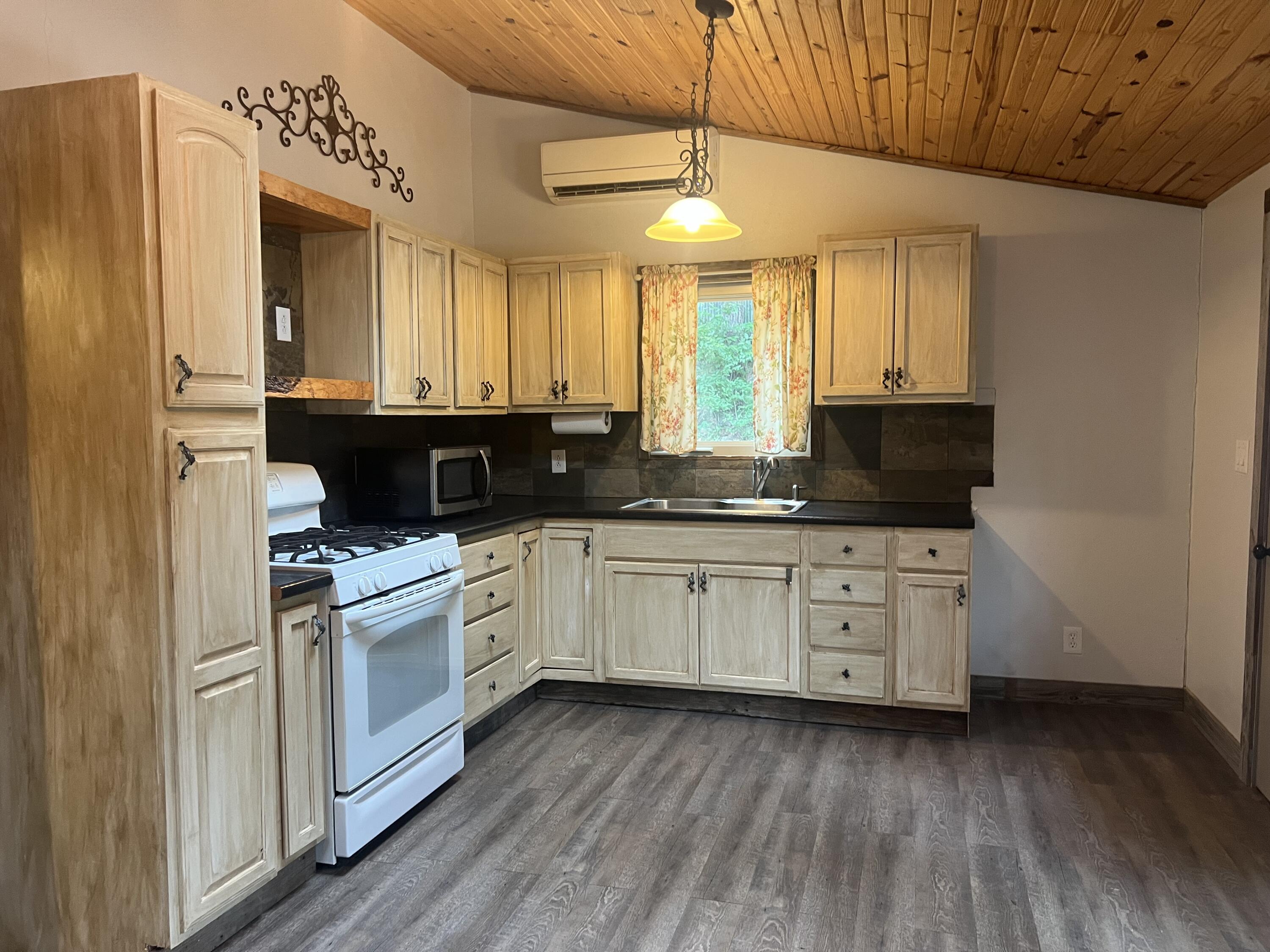 Photo 8 - Residential for sale – 912  Brace Hill Road  Kissee Mills, MO