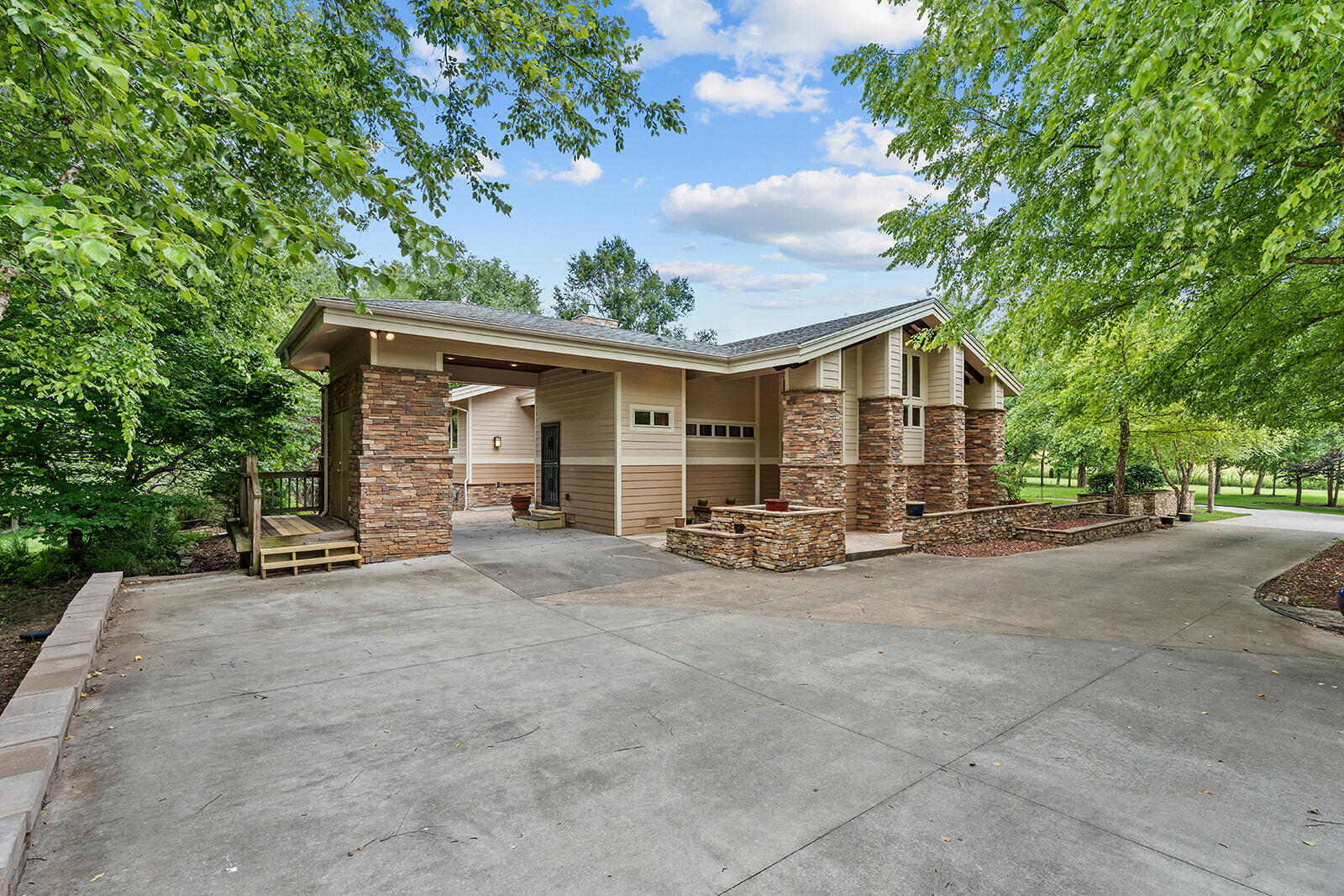 Photo 5 - Residential for sale – 3248 S Farm Road 203   Springfield, MO