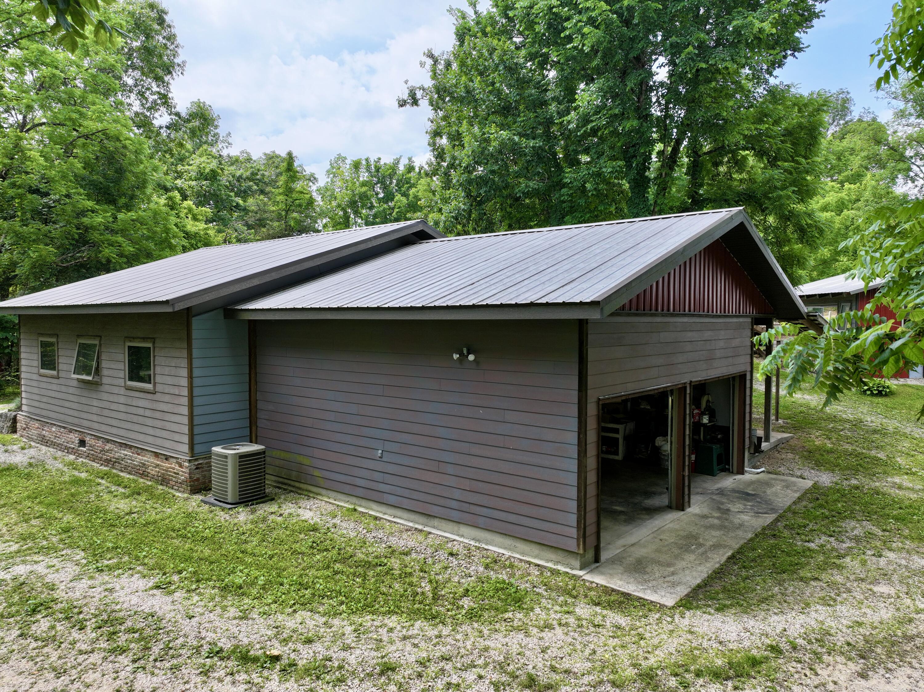 Photo 7 - Residential for sale – 470 N Water Tower Road  Van Buren, MO