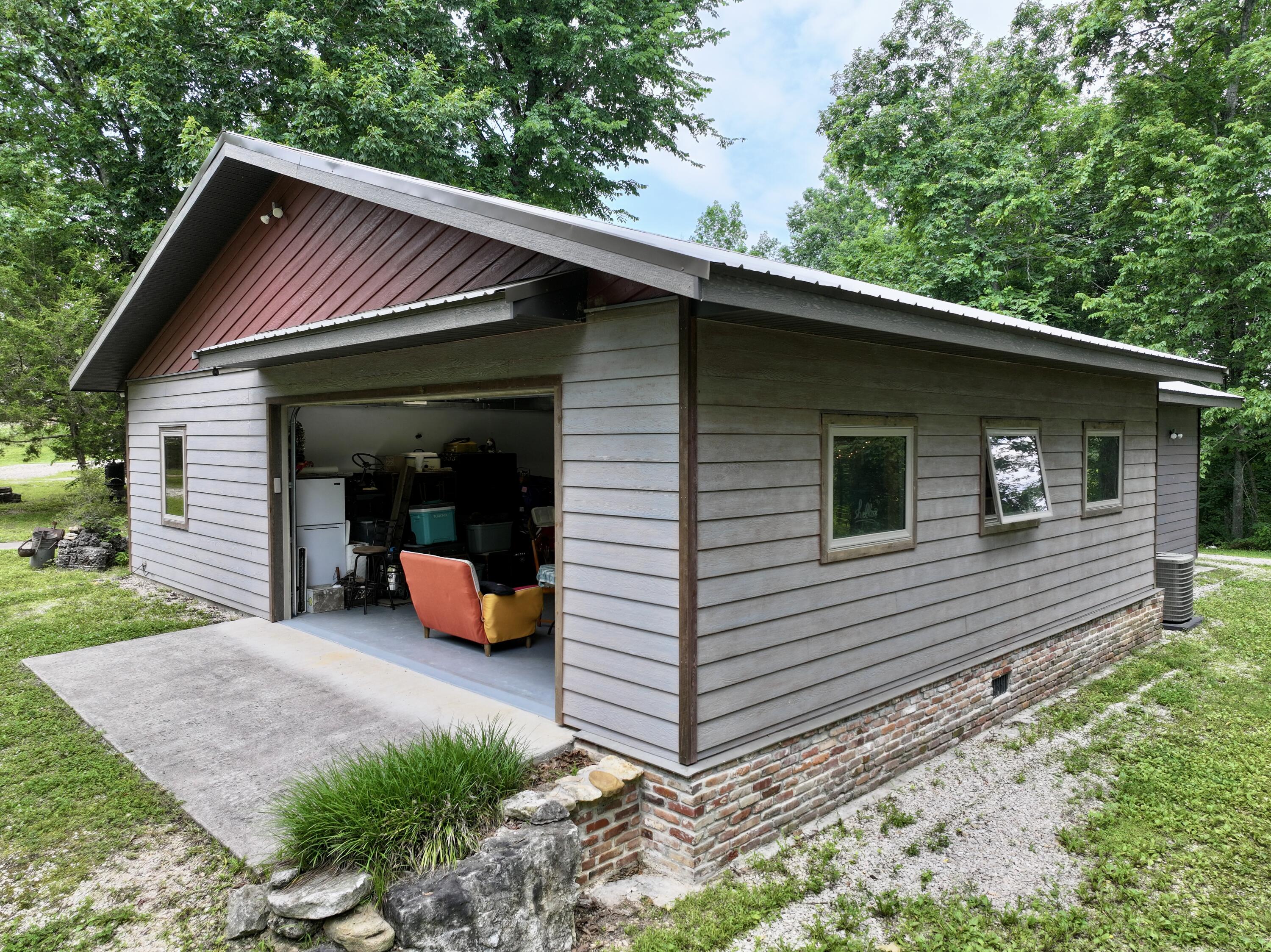 Photo 6 - Residential for sale – 470 N Water Tower Road  Van Buren, MO