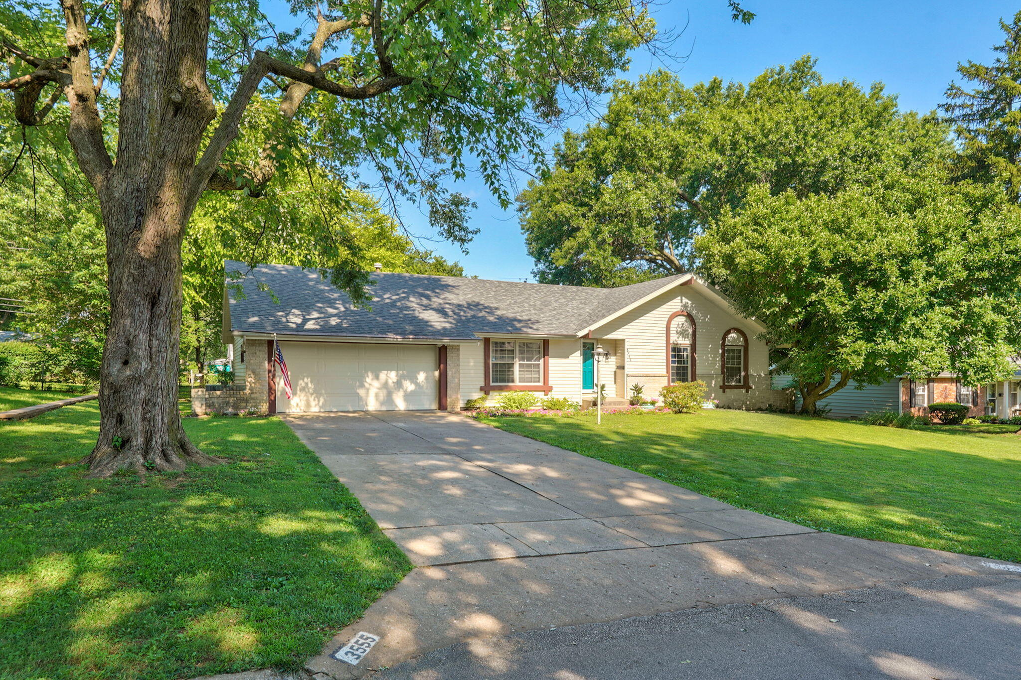 Photo 3 - Residential for sale – 3555 S Parkhill Avenue  Springfield, MO