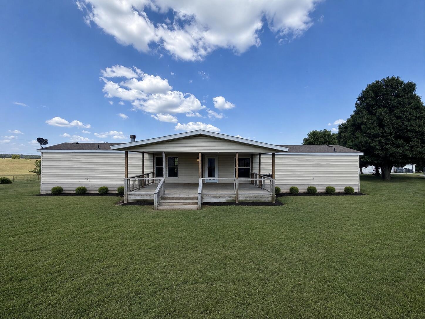 Photo 5 - Residential for sale – 16075  Private Road 1091   Cassville, MO