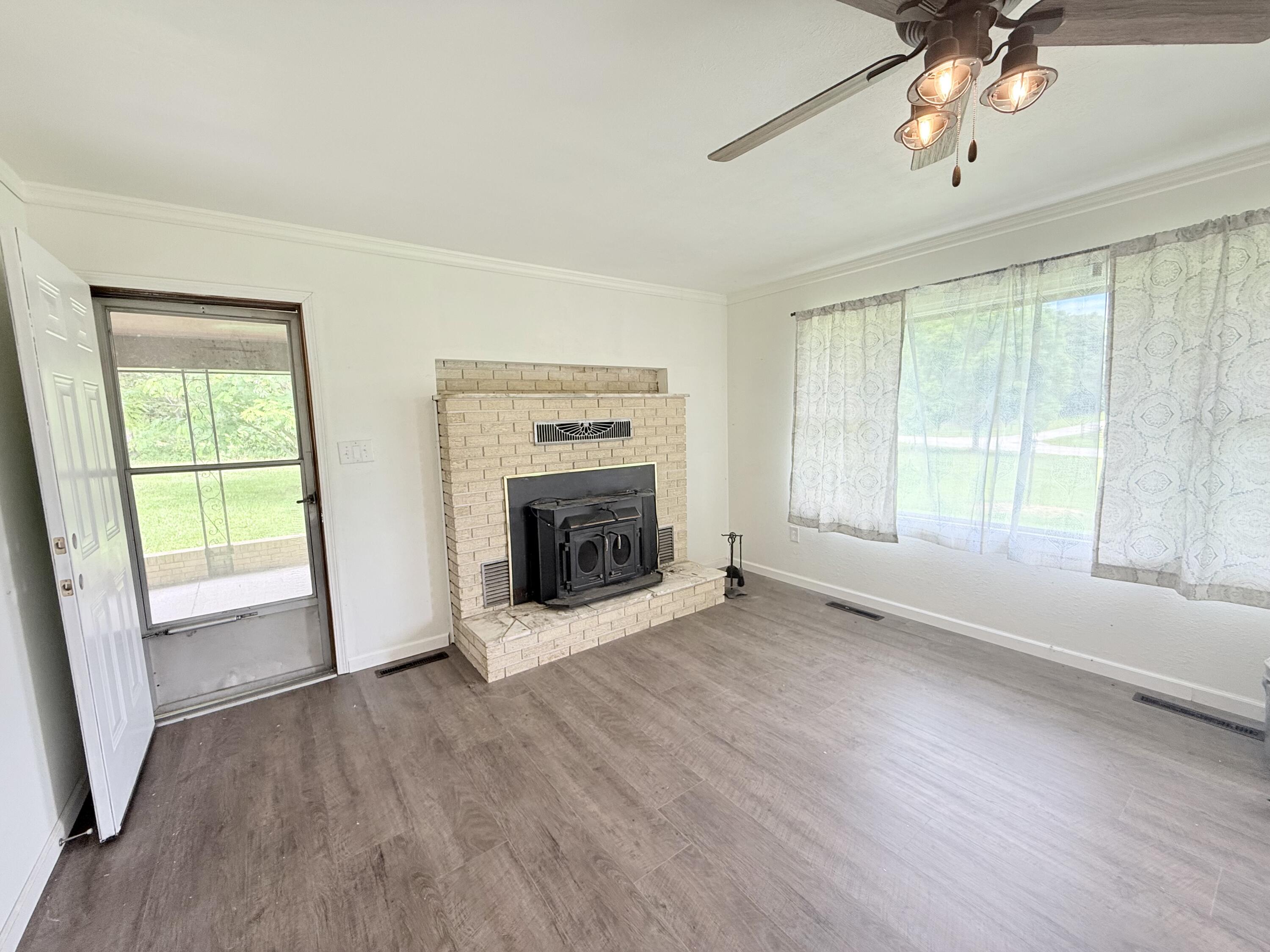 Photo 8 - Residential for sale – 820 S Dallas County Line Road  Conway, MO