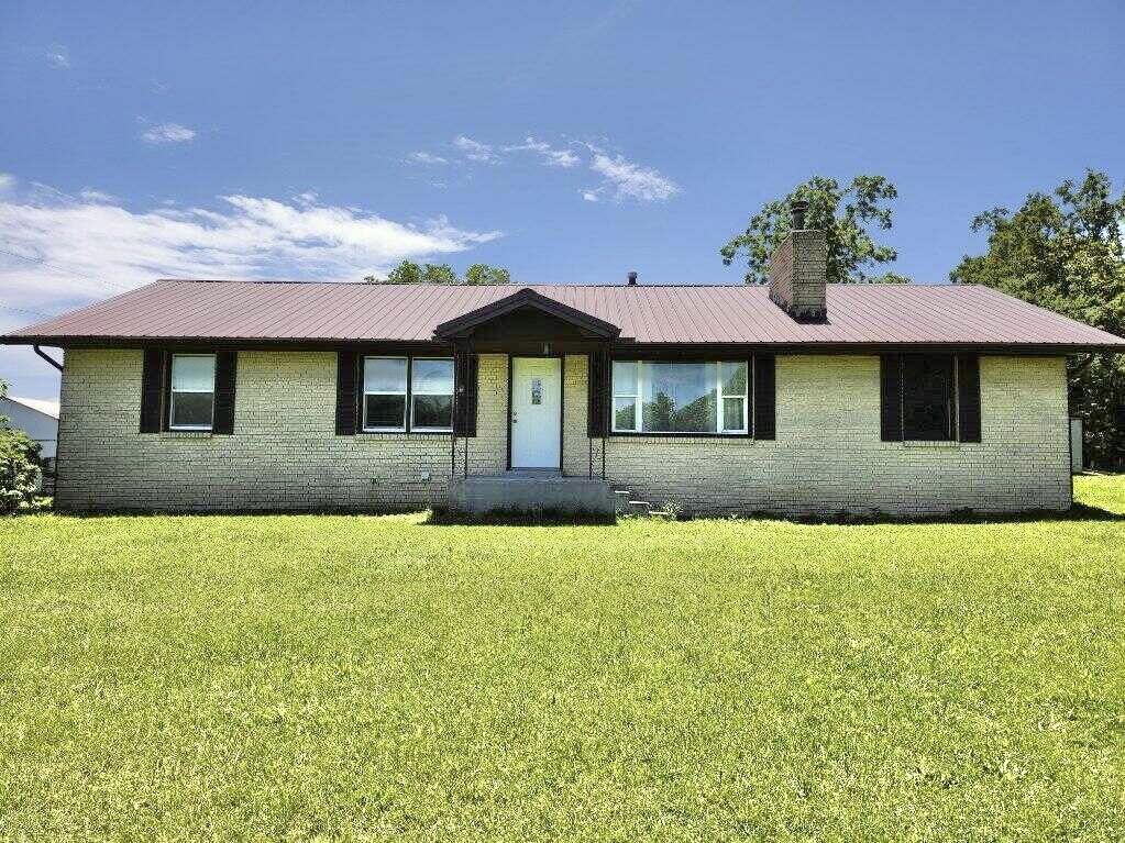 Photo 2 - Residential for sale – 820 S Dallas County Line Road  Conway, MO