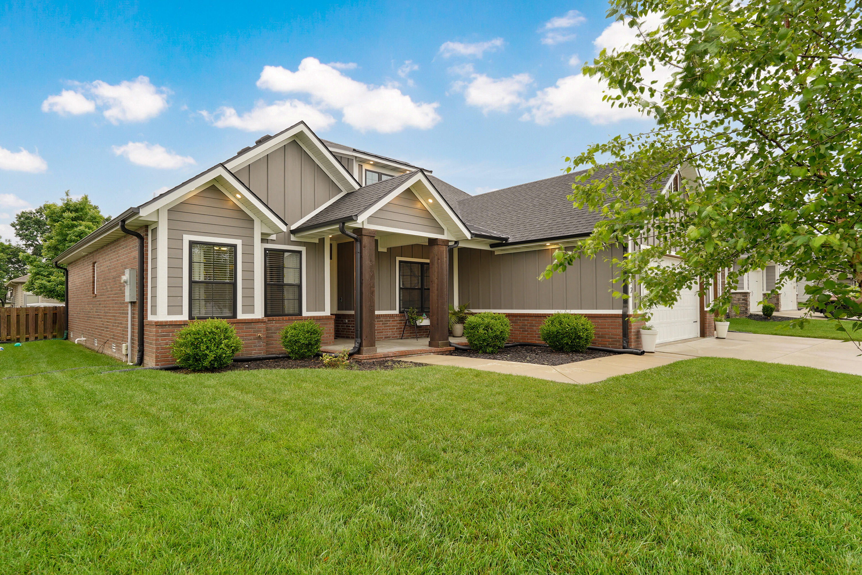 Photo 2 - Residential for sale – 932 E Downshire Drive  Nixa, MO
