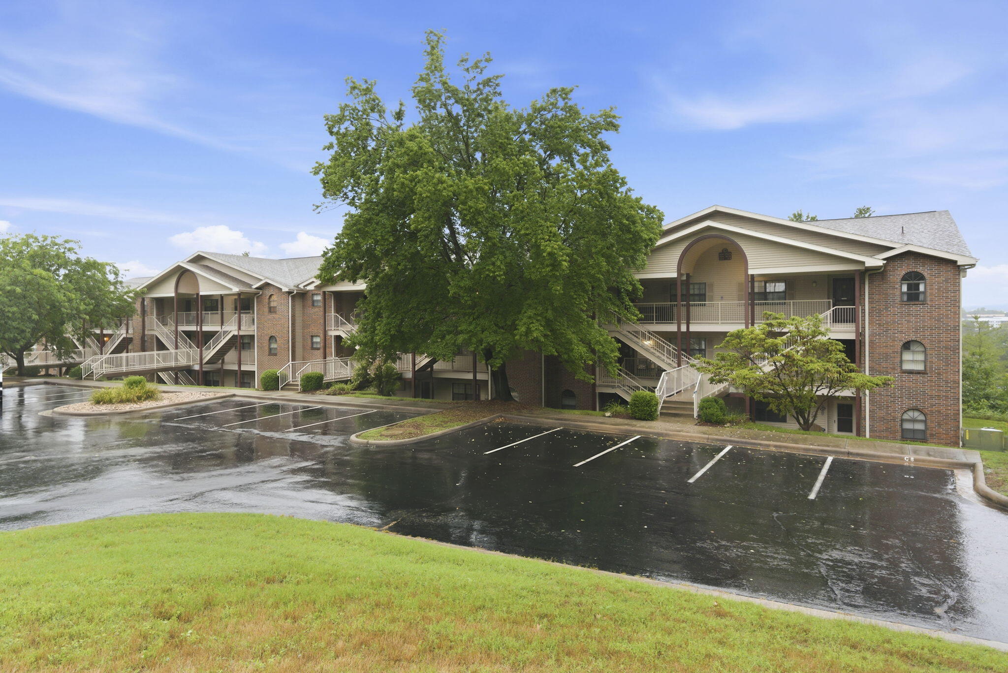 Photo 2 - Residential Lease for sale – 350 S Wildwood Drive  Branson, MO