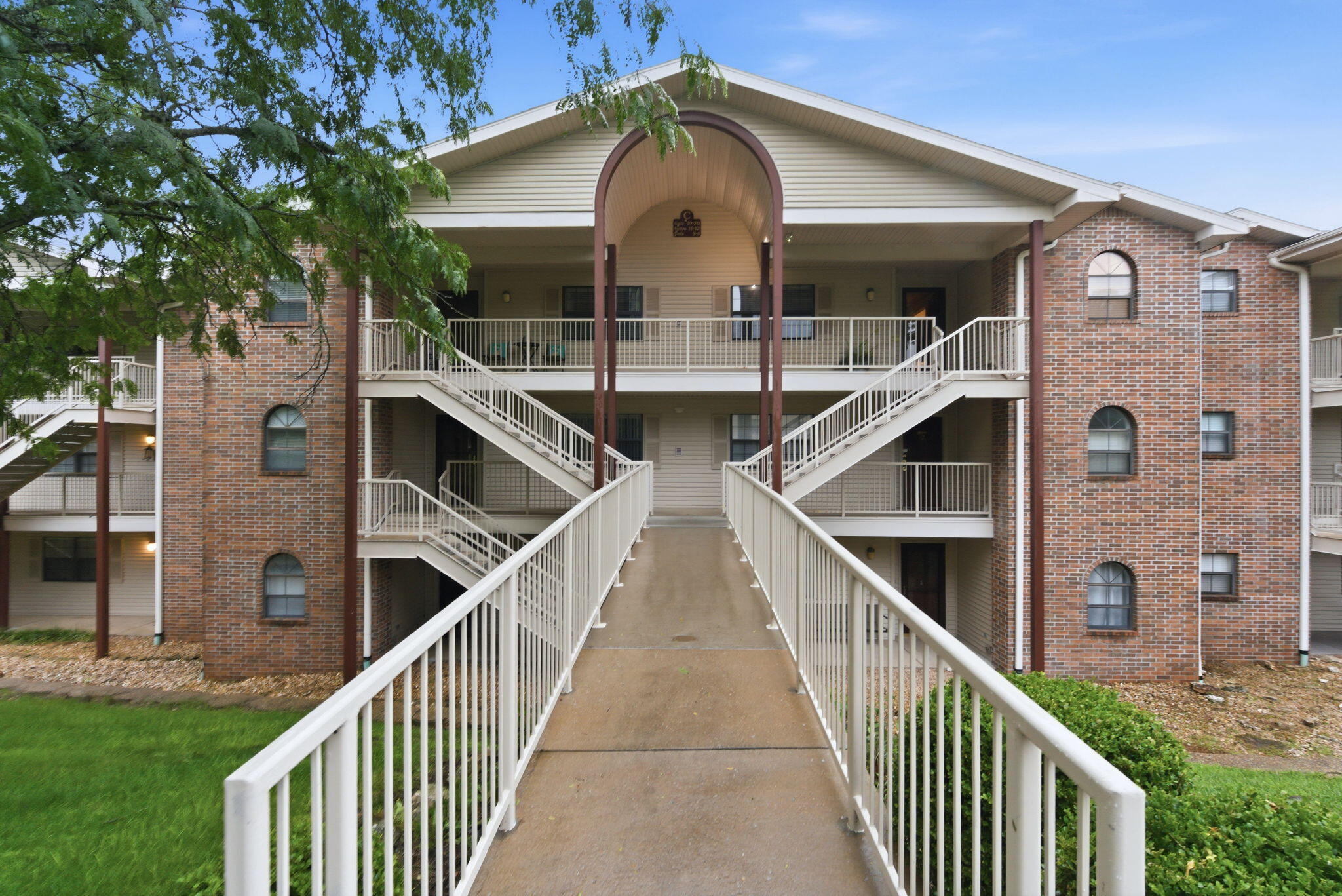 Residential Lease for sale – 350 S Wildwood Drive  Branson, MO
