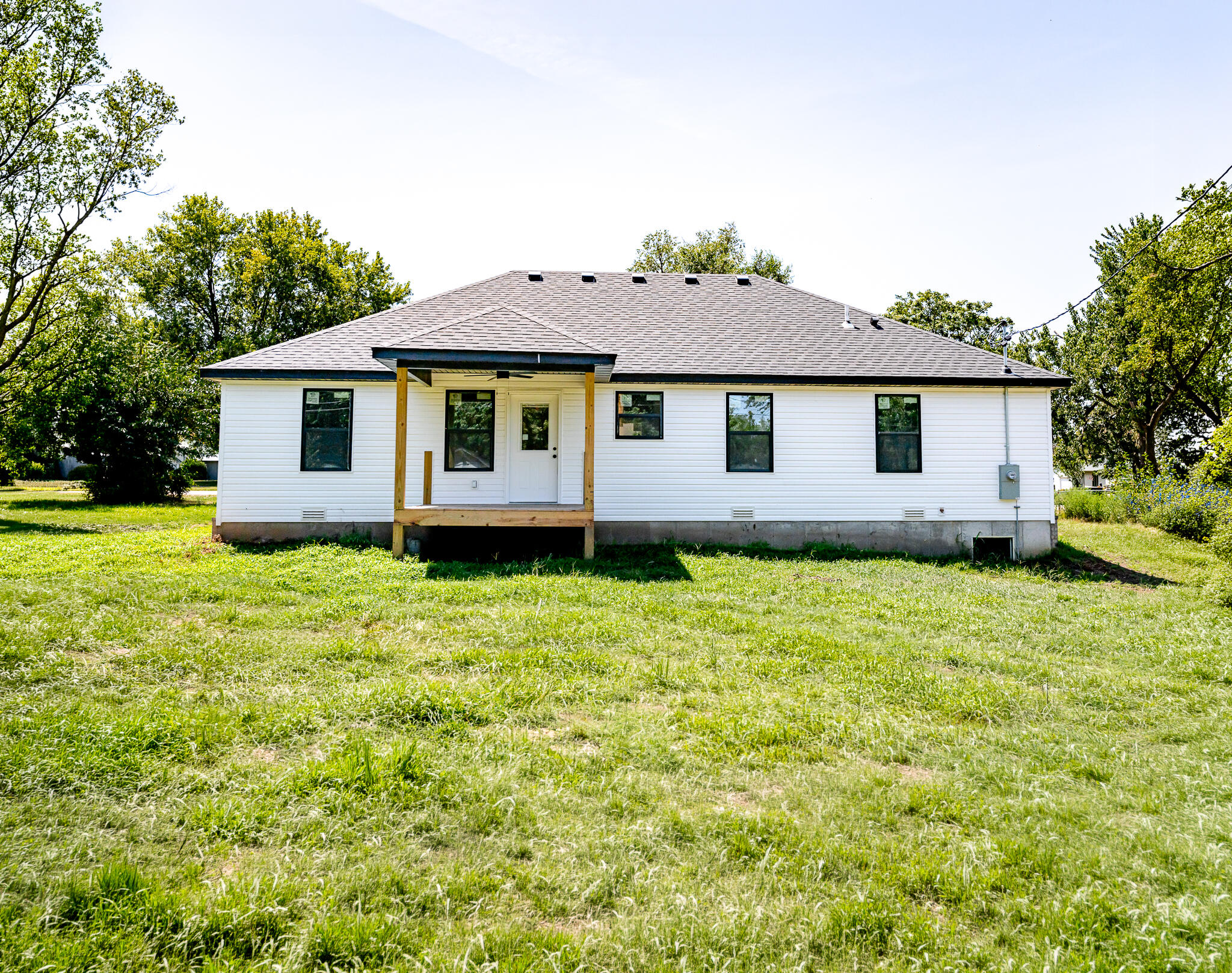 Photo 25 - Residential for sale – 137 W Hawthorne Street  Aurora, MO