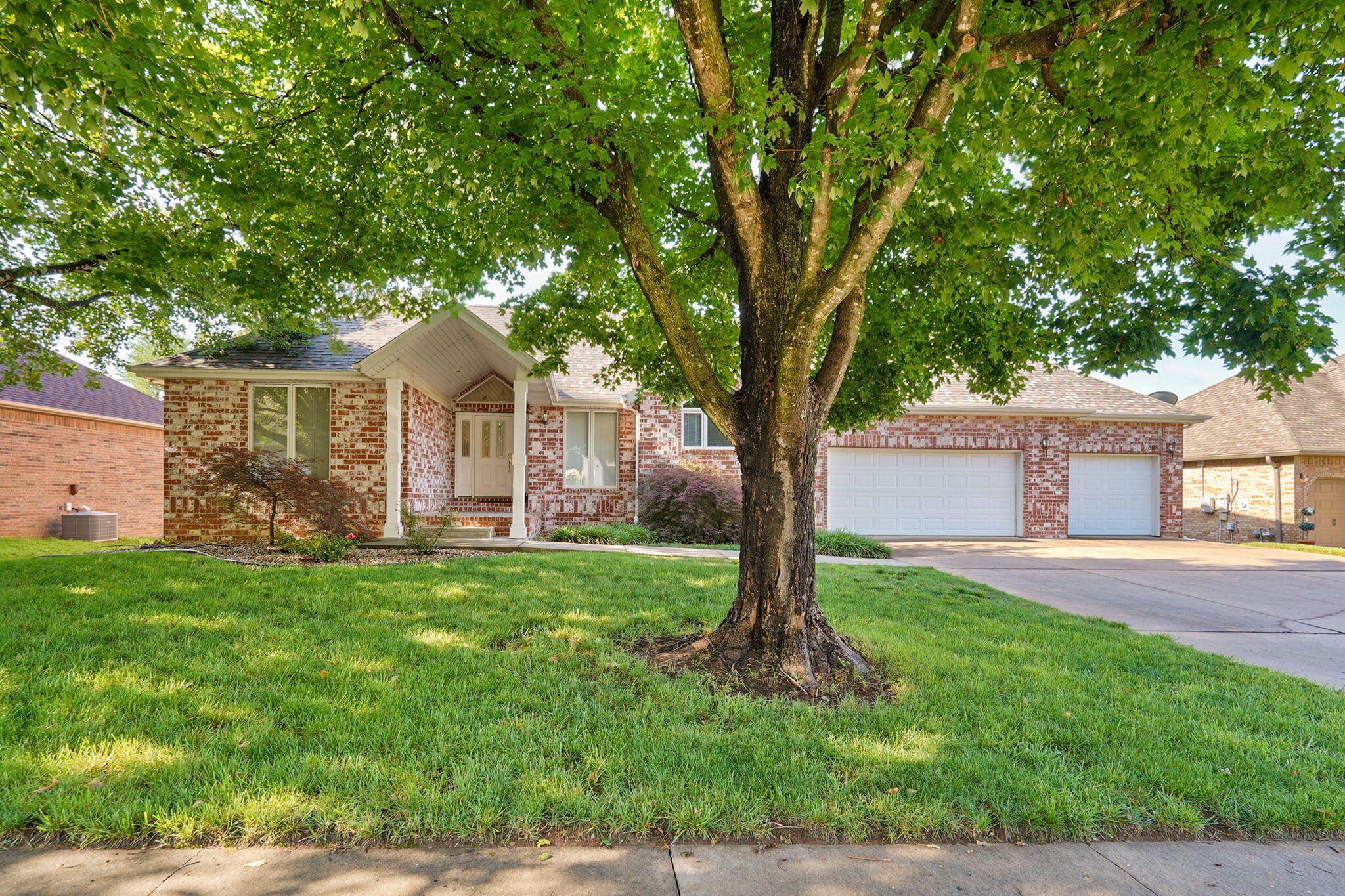 Residential for sale – 808 W Jackson Avenue  Nixa, MO