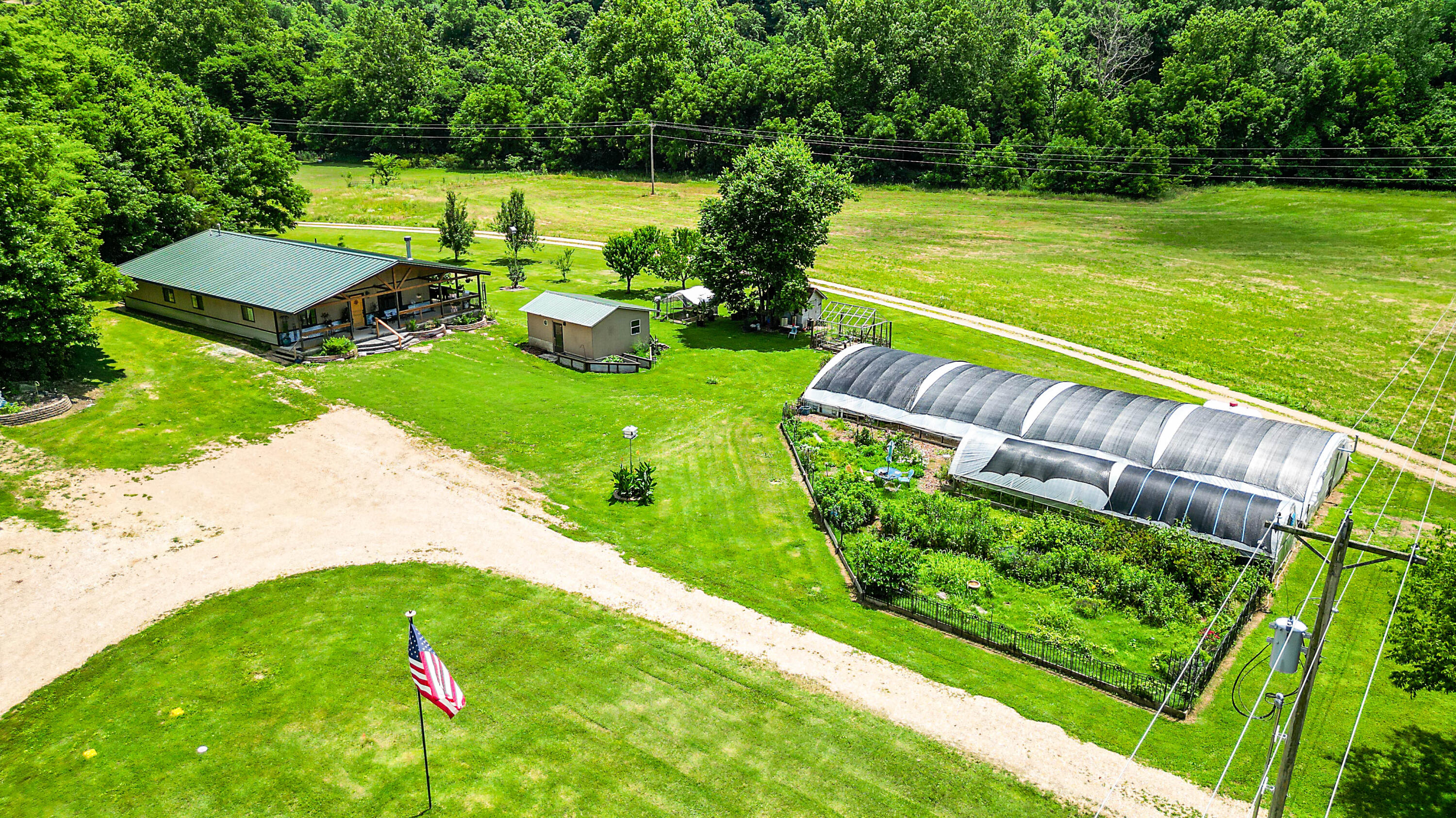Photo 5 - Residential for sale – 4702  Little Missouri Road  Pineville, MO