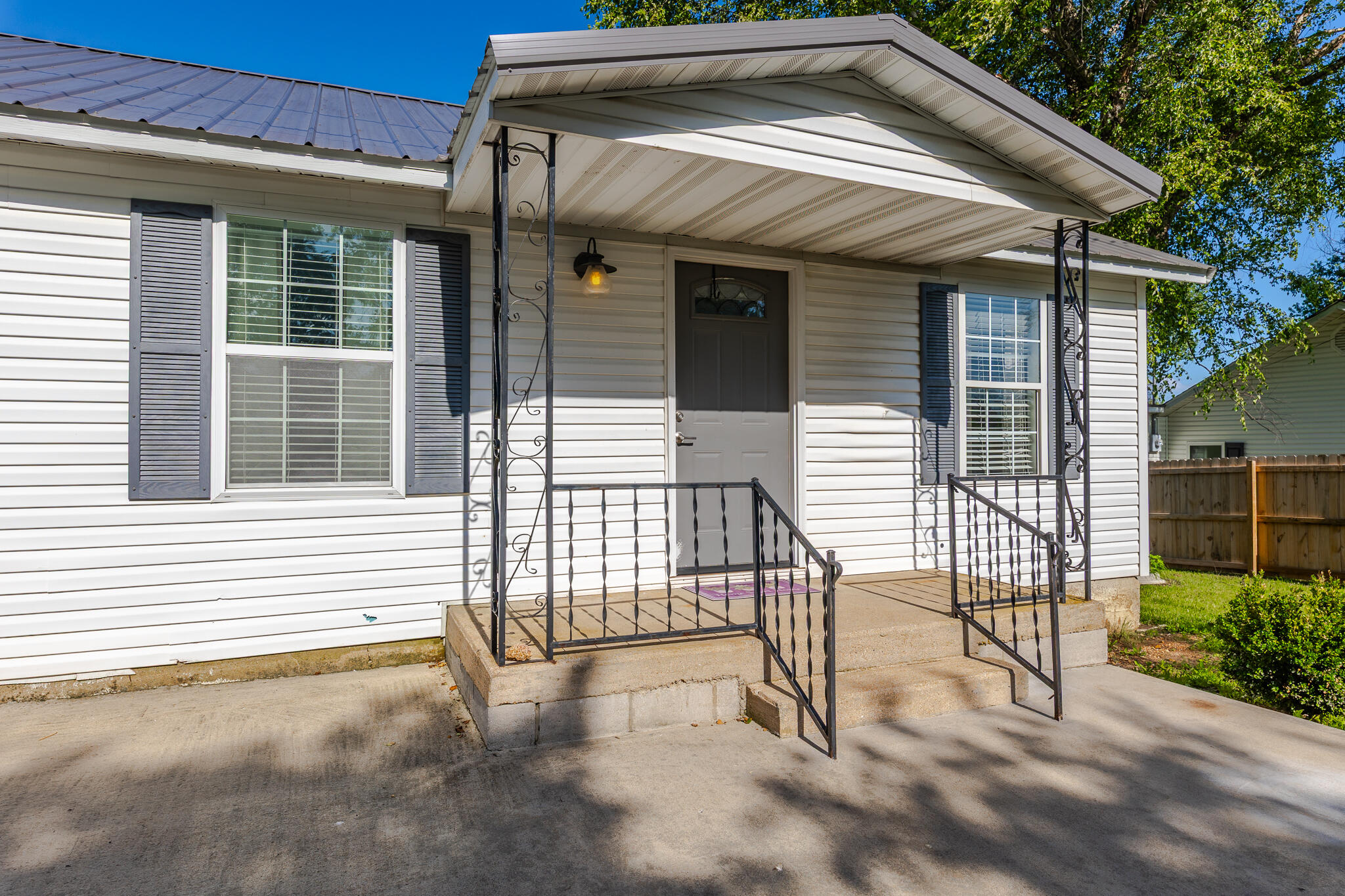 Photo 4 - Residential for sale – 114 S Main Street  Urbana, MO