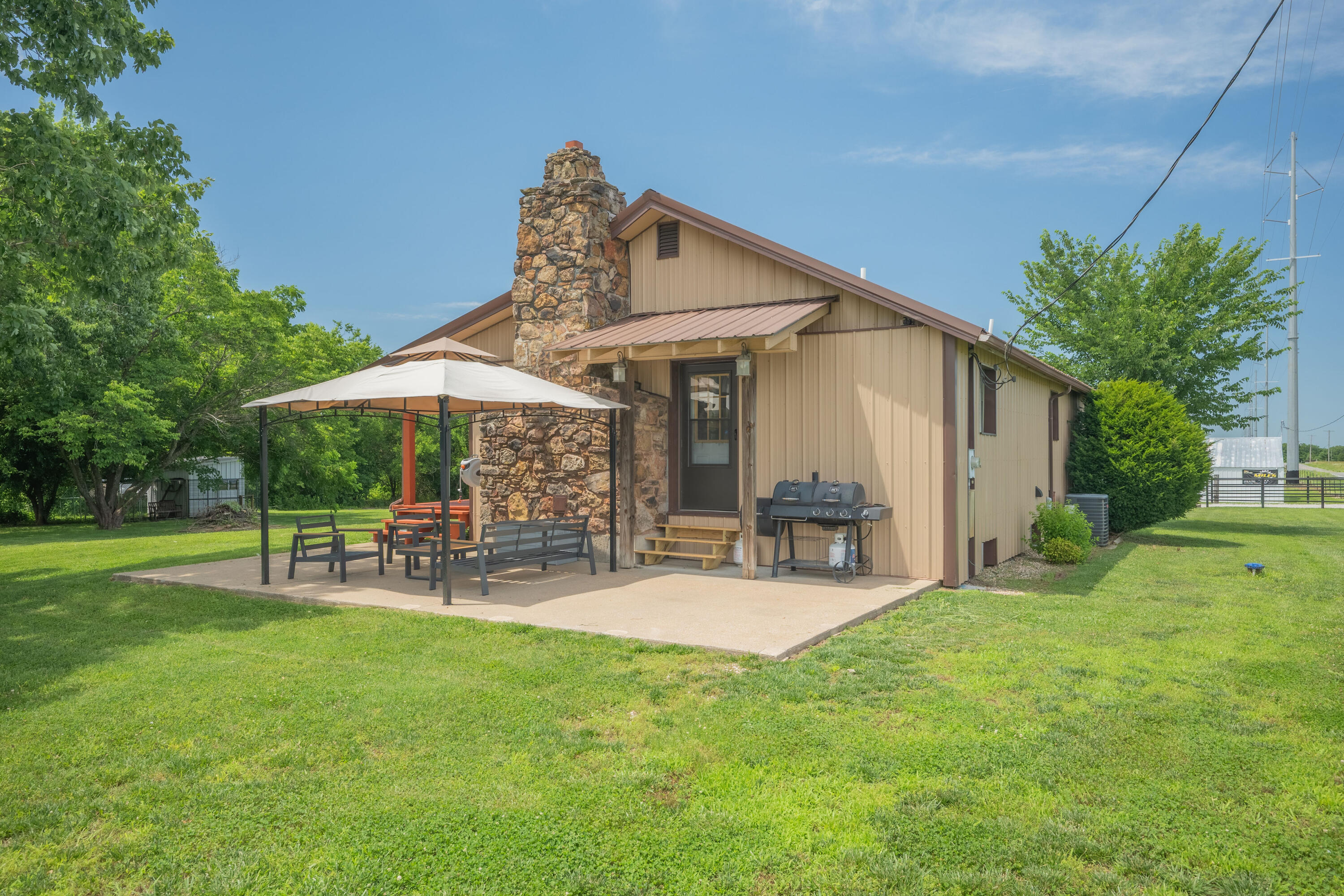 Photo 5 - Residential for sale – 201  201 County Rd 180   Joplin, MO