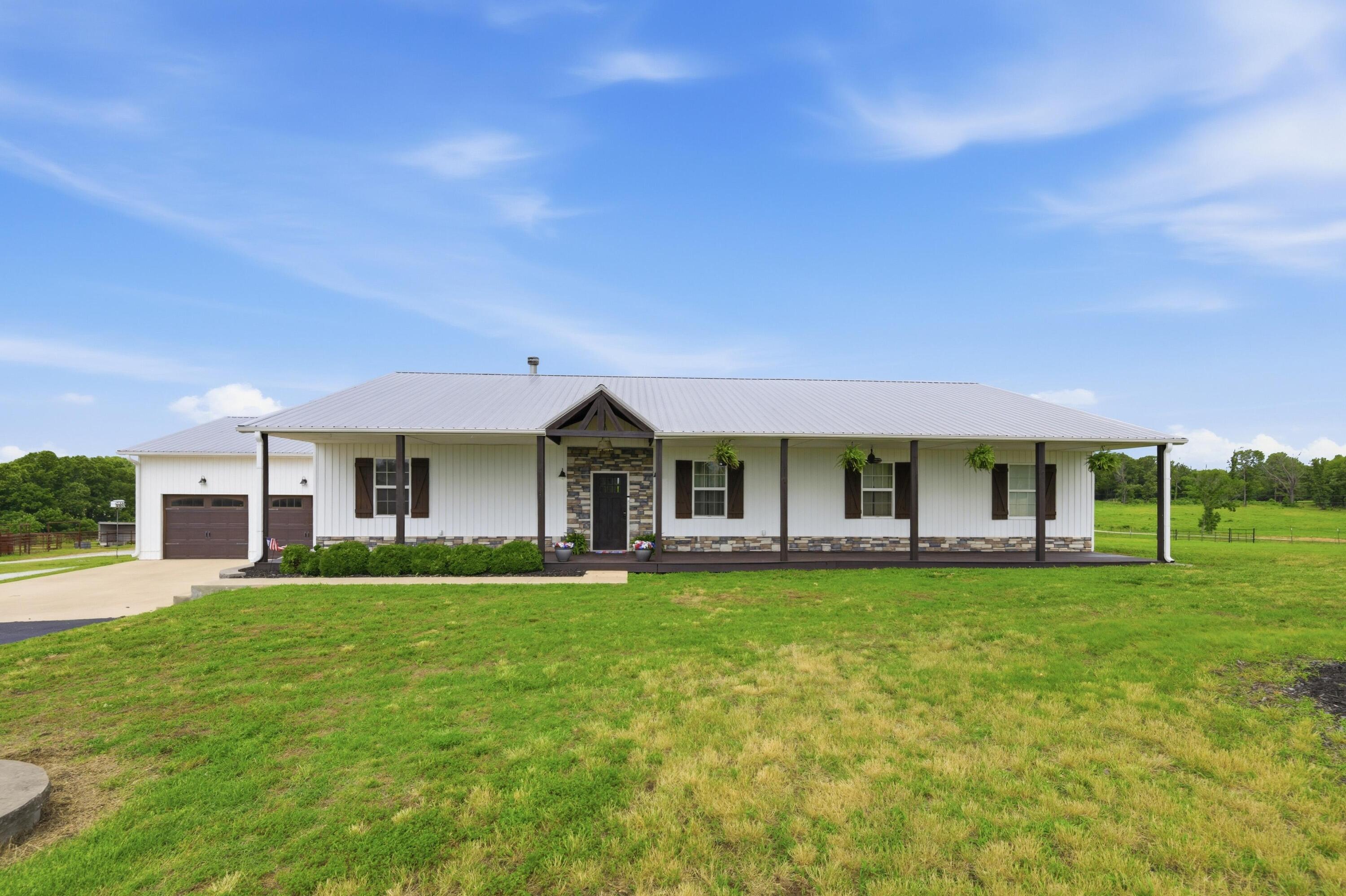 Photo 3 - Residential for sale – 20174  State Route 43   Seneca, MO