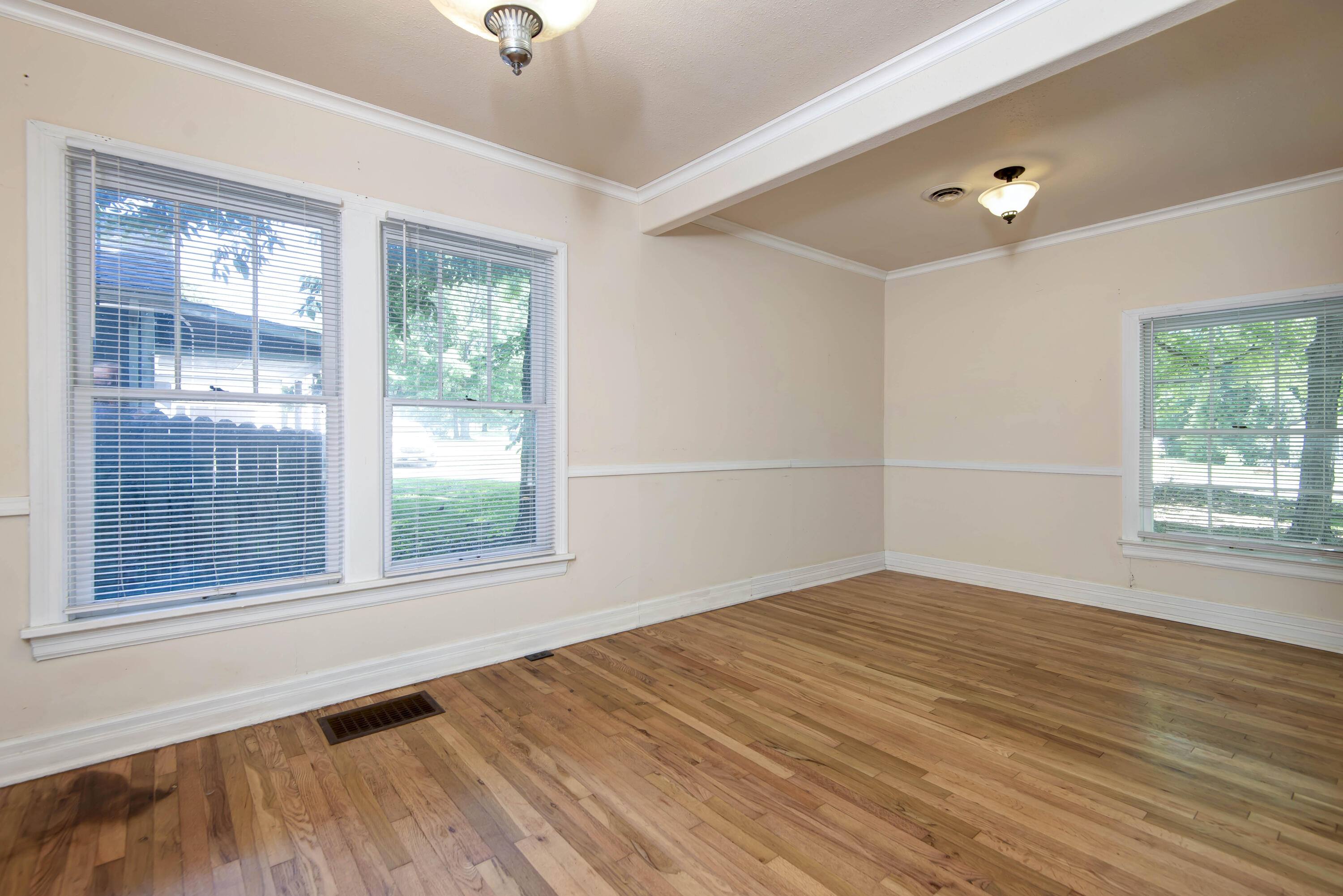 Photo 8 - Residential for sale – 1235 E Stanford Street  Springfield, MO