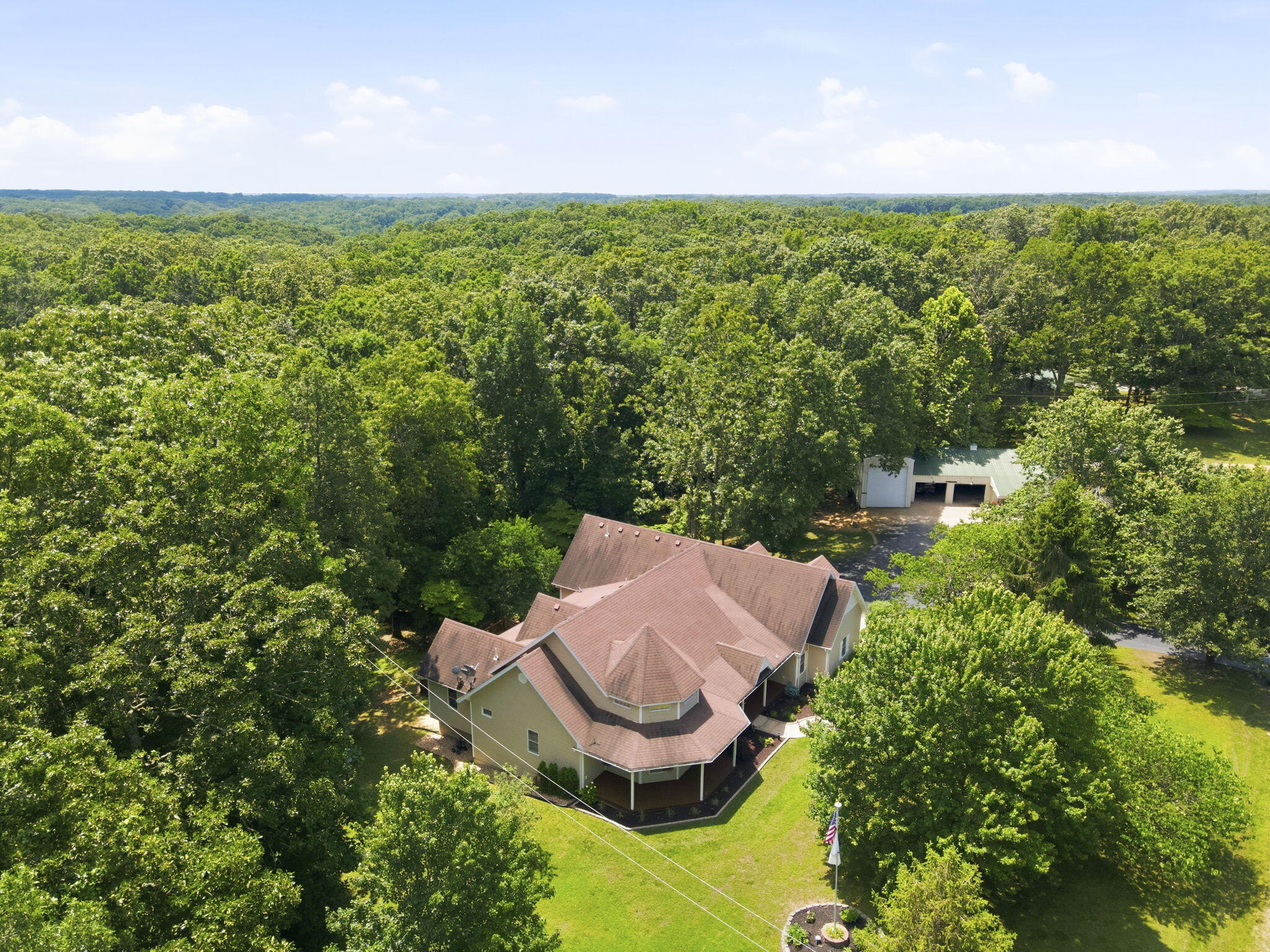 Photo 4 - Residential for sale – 326  Wilderness Road  Rogersville, MO