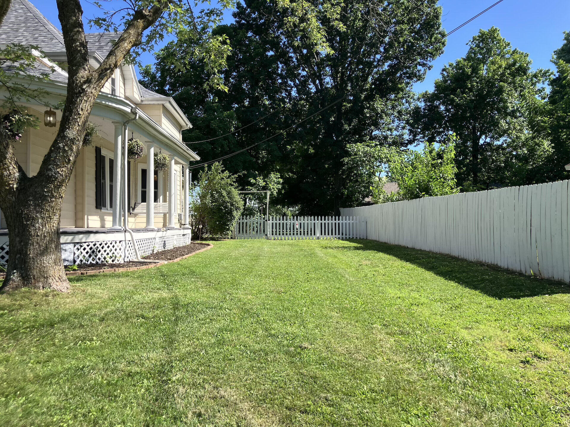 Photo 6 - Residential for sale – 438 E Washington Street  Marshfield, MO