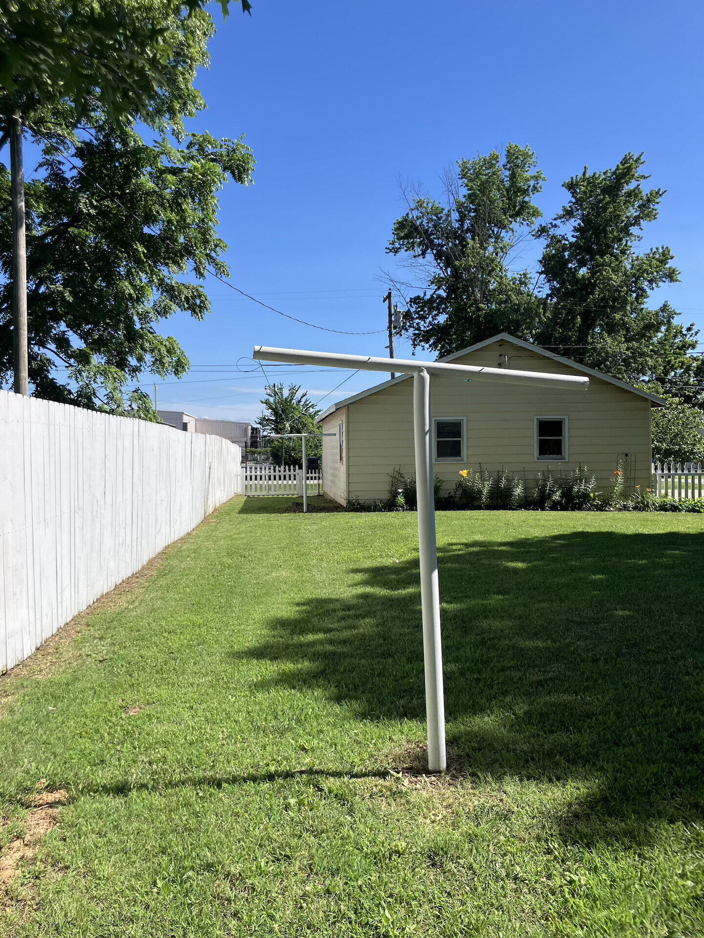 Photo 4 - Residential for sale – 438 E Washington Street  Marshfield, MO