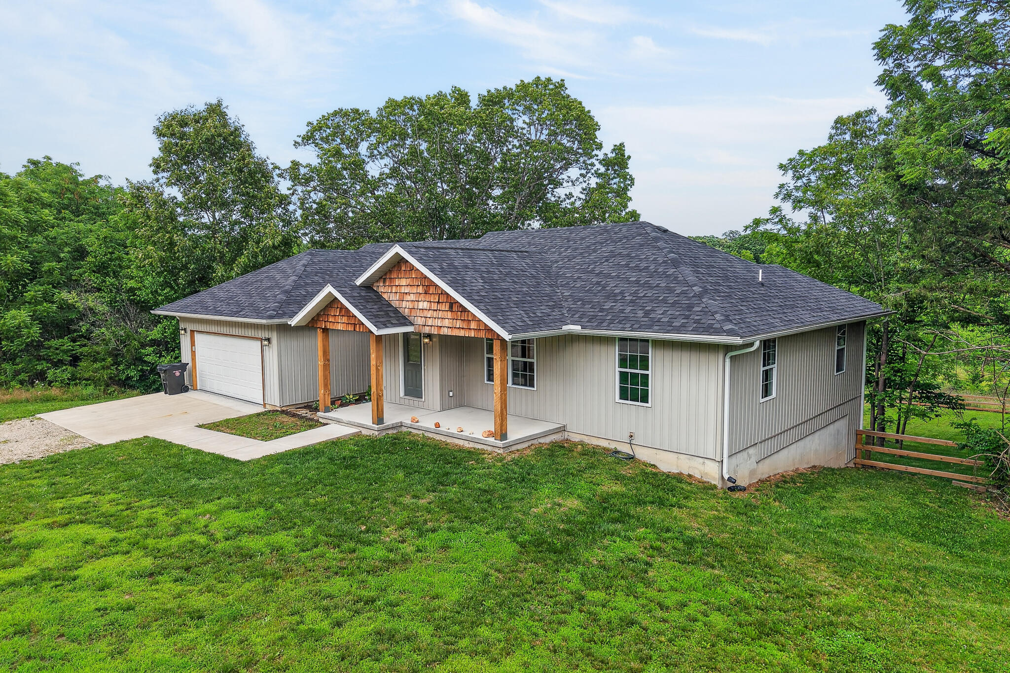Photo 4 - Residential for sale – 142  Danalia Drive  Marshfield, MO