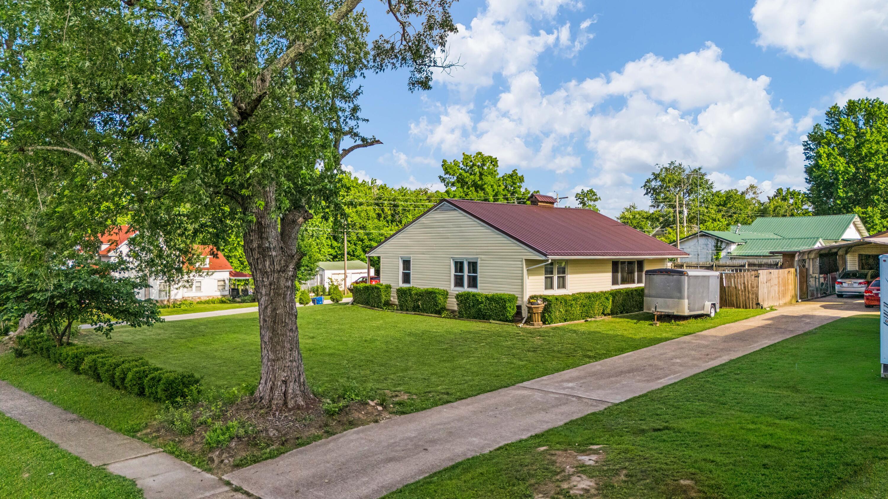 Photo 14 - Residential for sale – 705  Augusta Street  Houston, MO