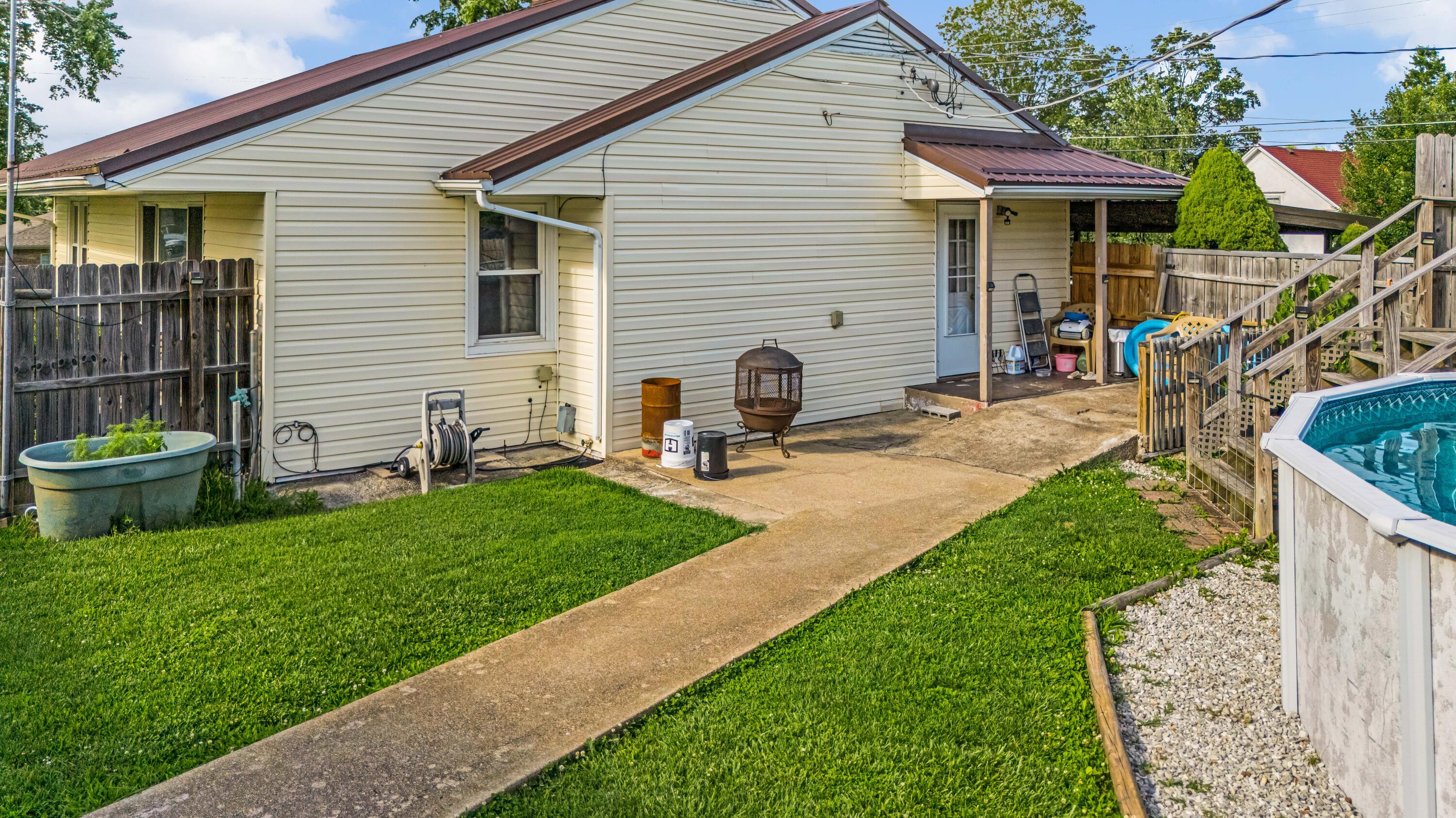 Photo 13 - Residential for sale – 705  Augusta Street  Houston, MO