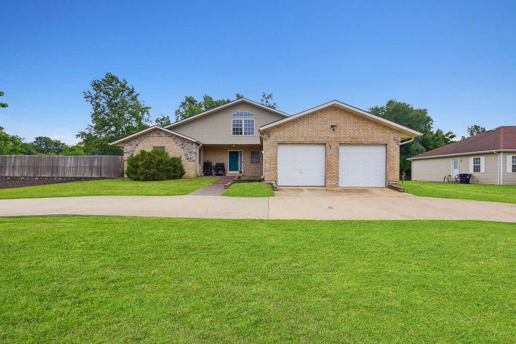 Photo 2 - Residential for sale – 1184 N Howell Avenue  West Plains, MO