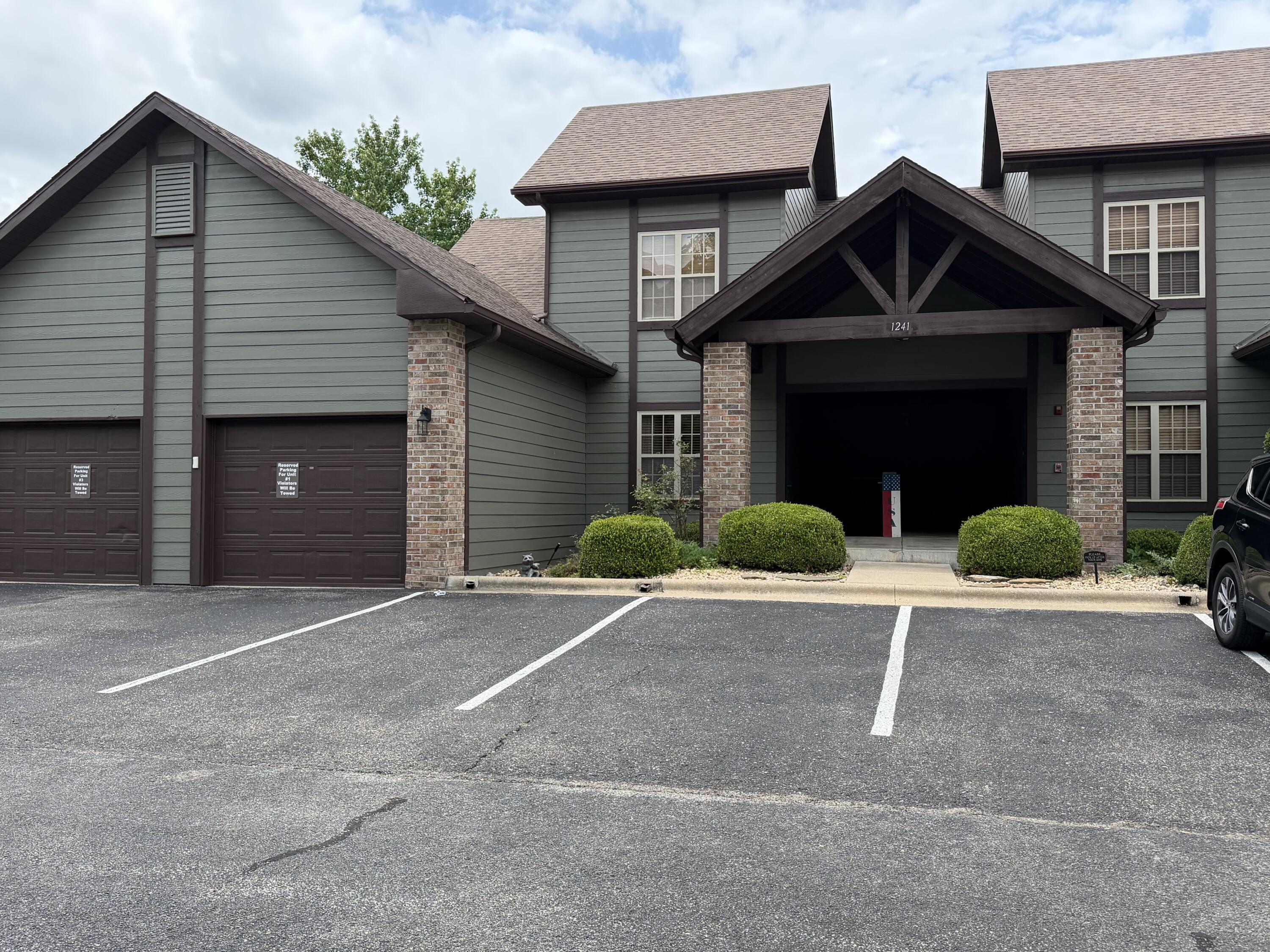 Residential for sale – 1241  Golf Drive  Branson West, MO