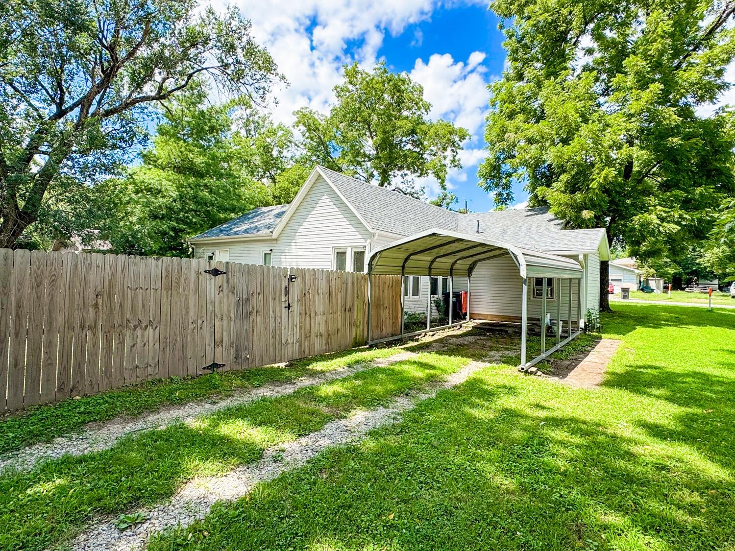 Photo 18 - Residential for sale – 205 W 5th Street  Pineville, MO