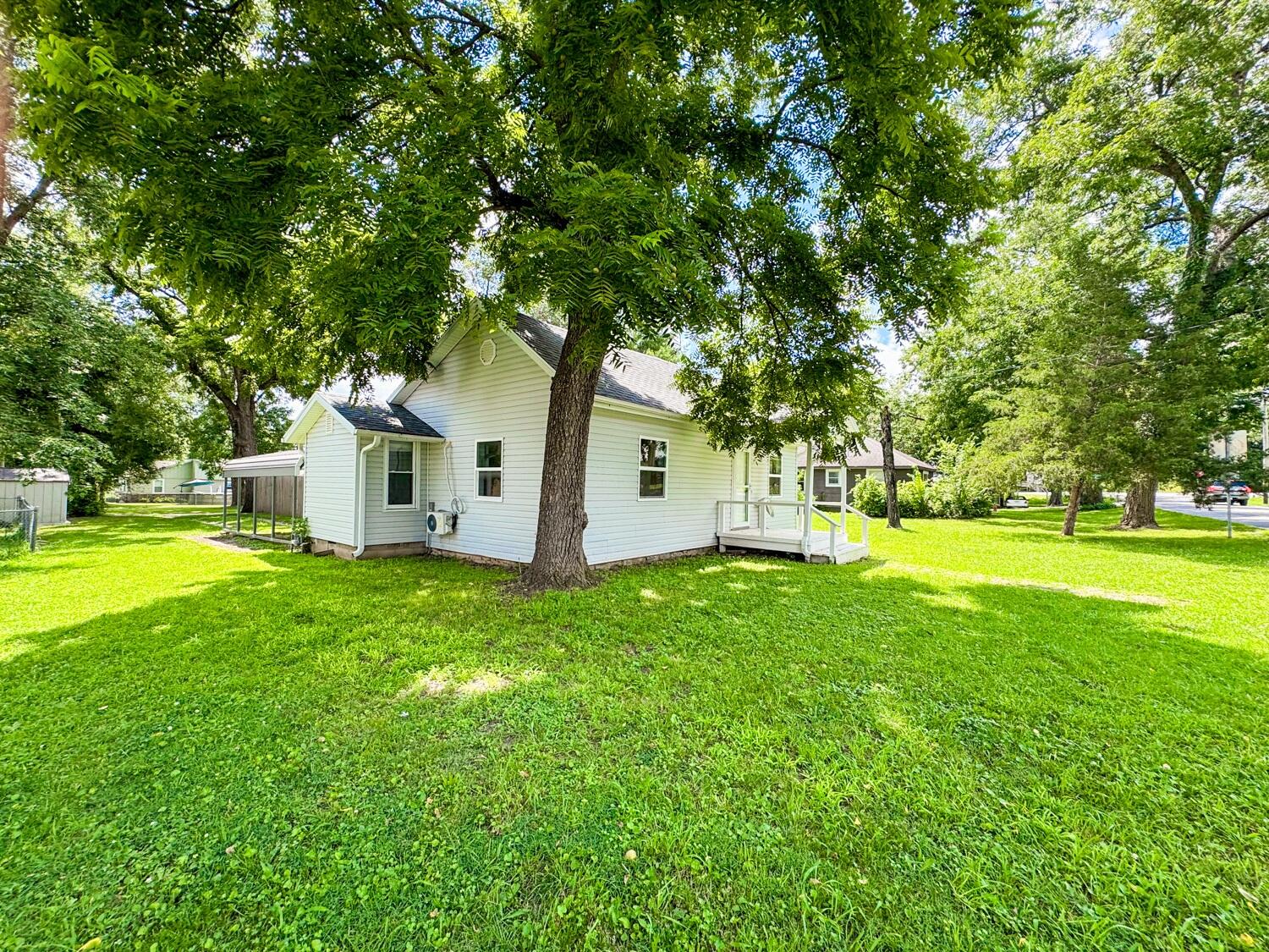 Photo 17 - Residential for sale – 205 W 5th Street  Pineville, MO